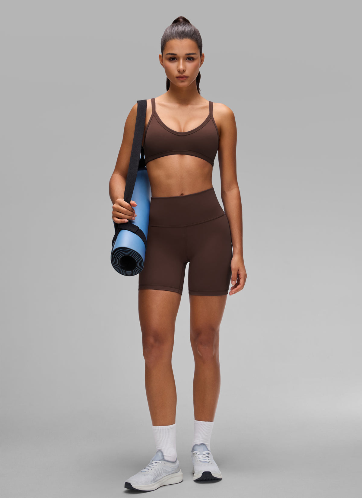 CRZ YOGA Reggiseno sportivo da allenamento Butterlift da donna con scollo a V e doppia fodera Hot Fudge Brown @model_info:A