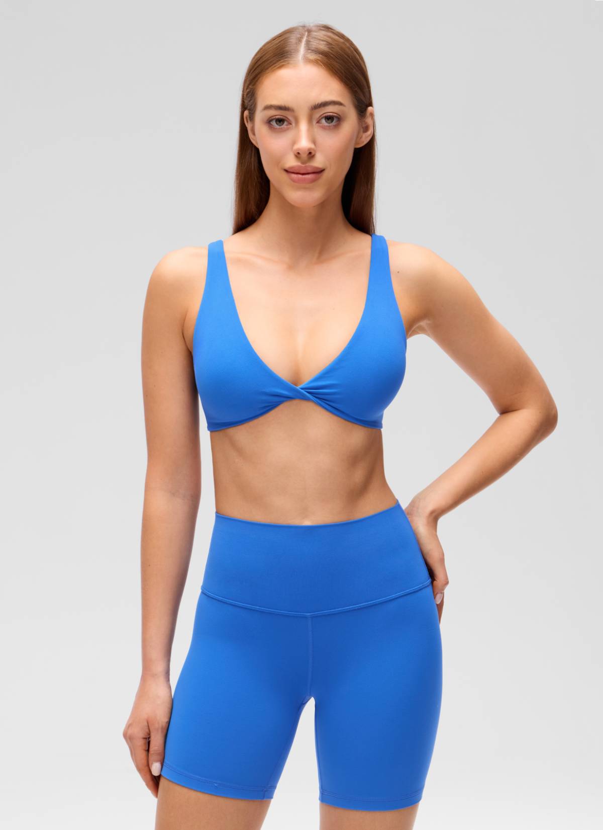 CRZ YOGA Women's Butterluxe Yoga Twist V Neck U Back Sports Bra Sparkle Blue @model_info:Lary