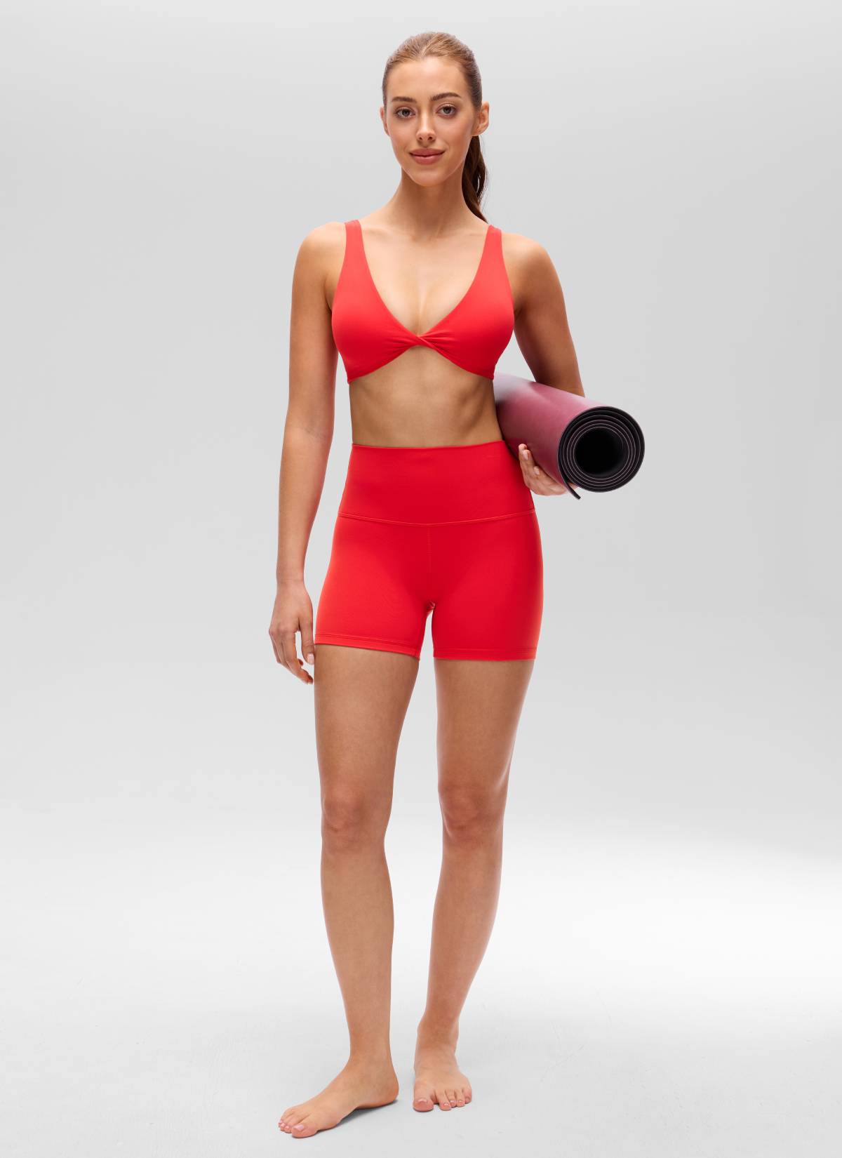 CRZ YOGA Women's Butterluxe Yoga Twist V Neck U Back Sports Bra Deep Red @model_info:Lary