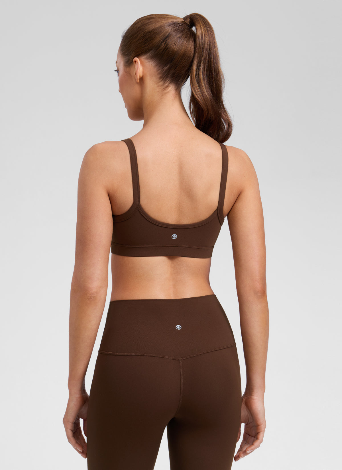 Sujetador deportivo CRZ YOGA para mujer Butterlift de entrenamiento con cuello redondo y doble forro, Lava Brown