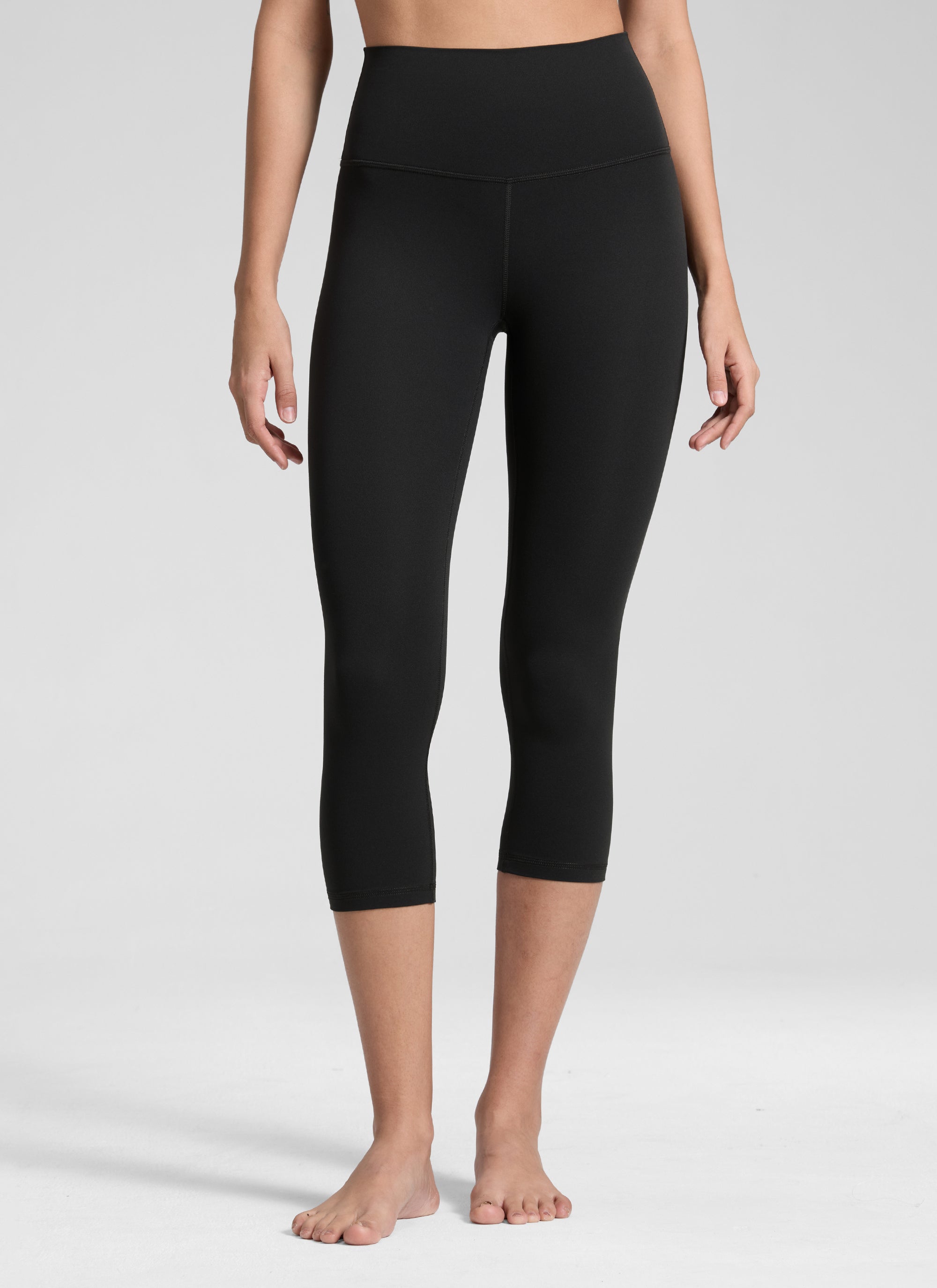 CRZ YOGA: Mallas de yoga para mujer «Yoga Lounge High Rise» de estilo « Butterluxe », 19''; color negro @model_info:Jenna