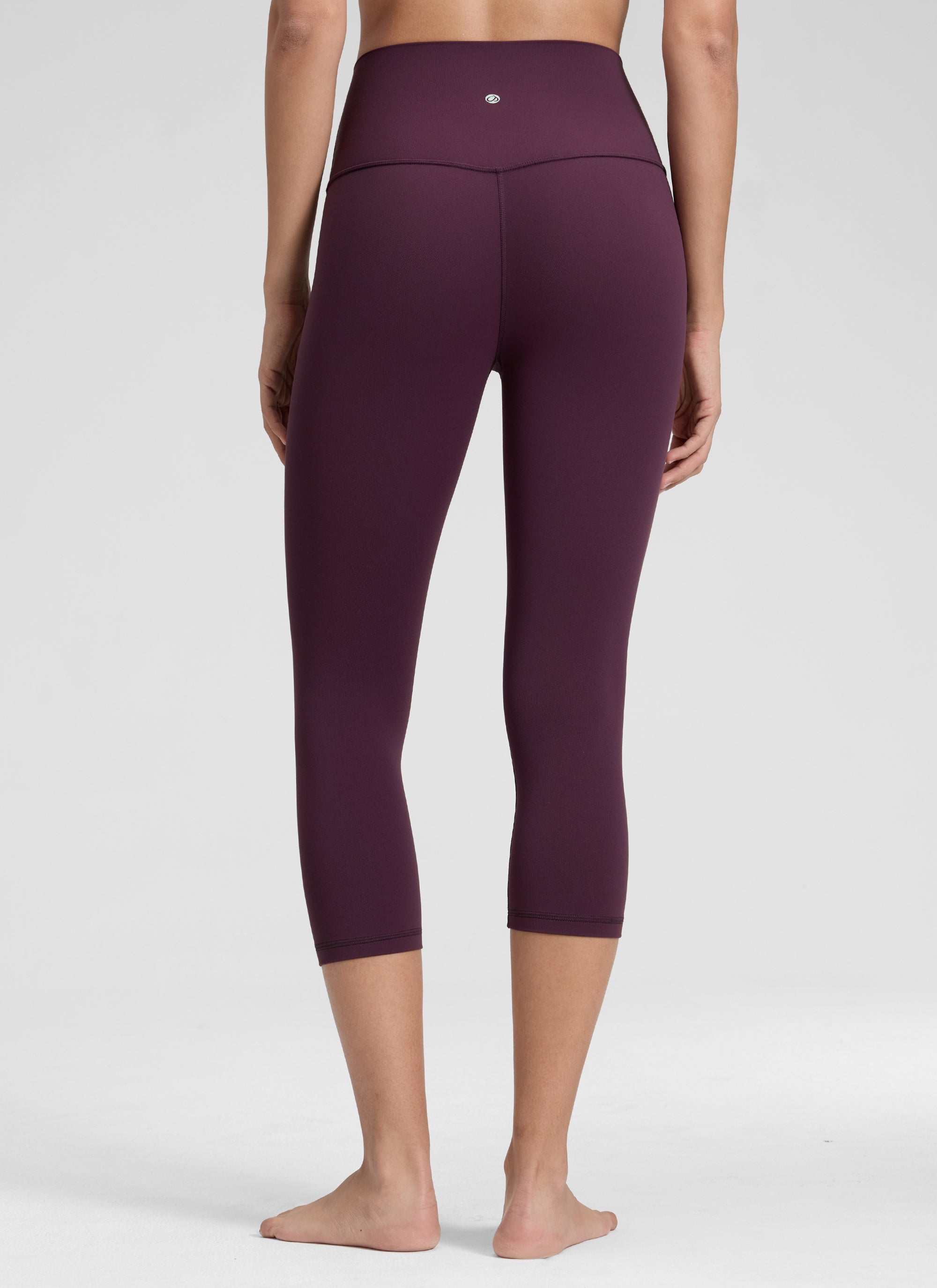 CRZ YOGA: Mallas de yoga para mujer «Yoga Lounge High Rise» de estilo « Butterluxe », 19''; color morado oscuro @model_info:Jenna