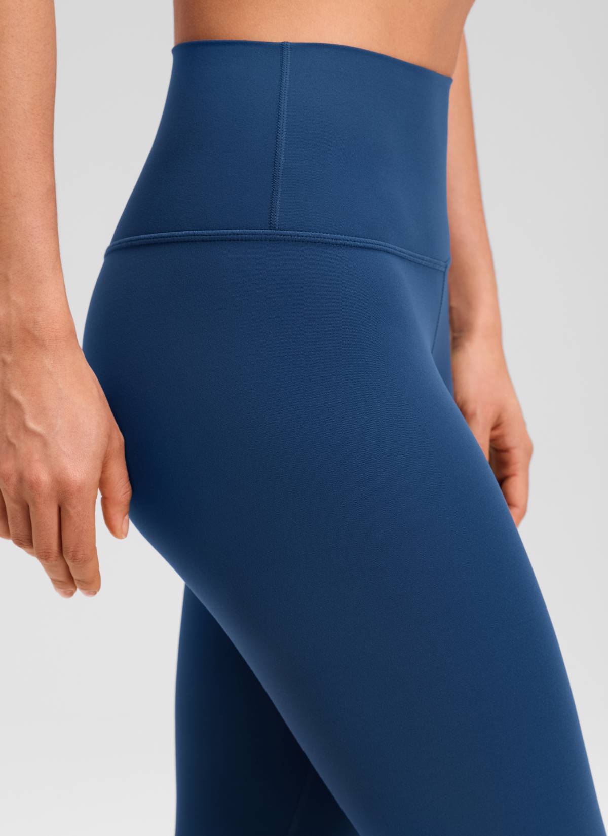 Leggings de yoga Butterluxe de talle alto para mujer CRZ YOGA de 58 cm en azul francés @model_info:Larissa