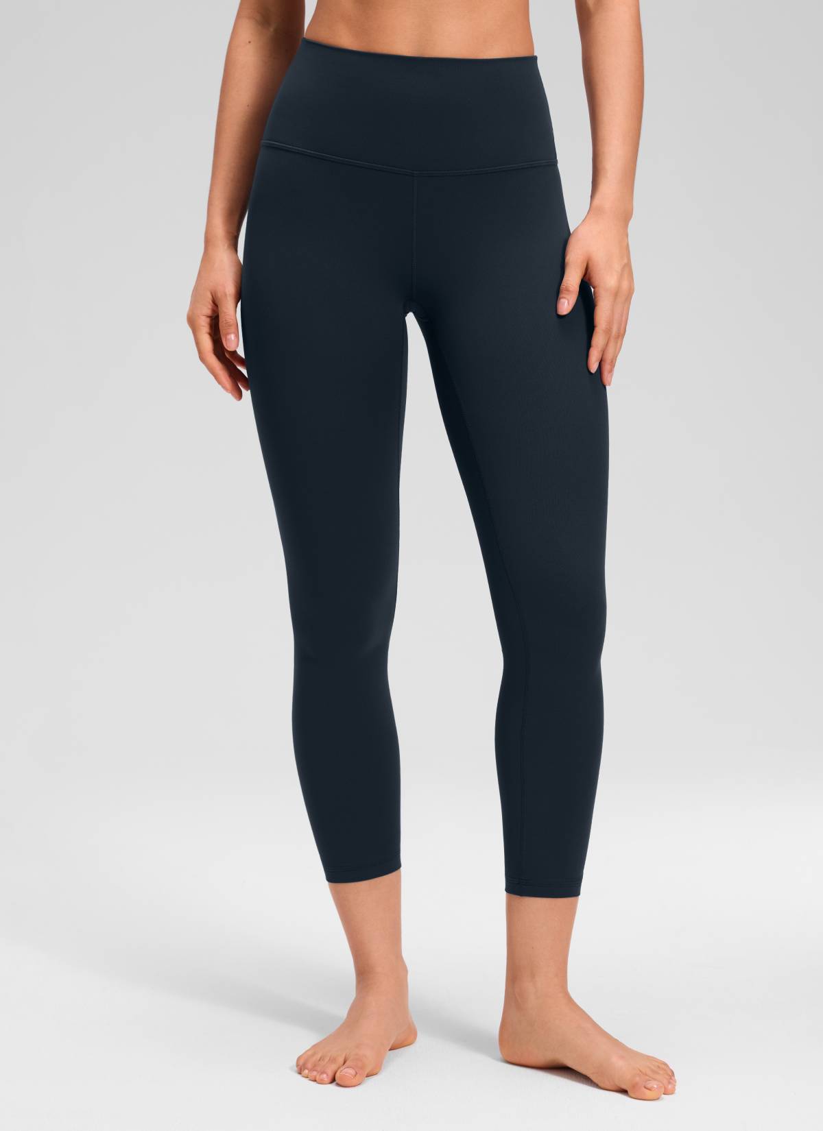 Leggings de yoga Butterluxe de talle alto para mujer CRZ YOGA de 58 cm en azul marino (True Navy) @model_info:Larissa