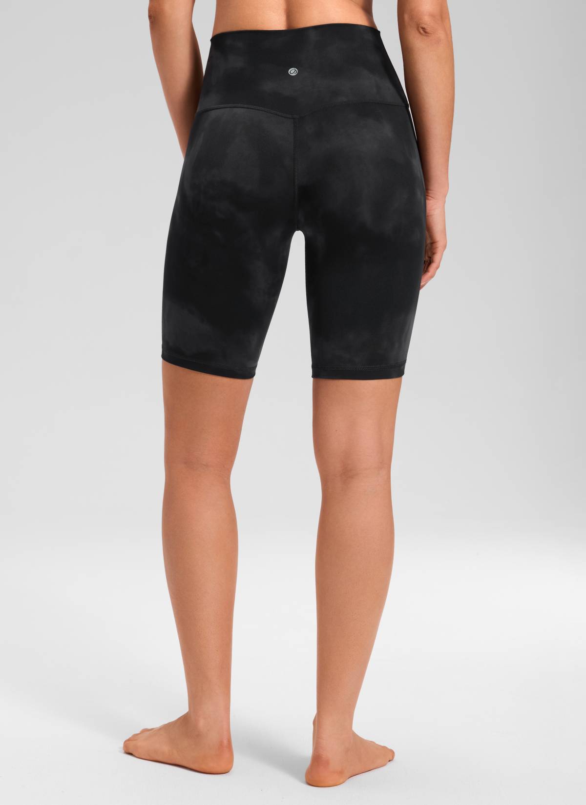 Pantalones cortos de ciclista largos de tiro alto Butterluxe para mujer CRZ YOGA Flores con efecto desteñido negro