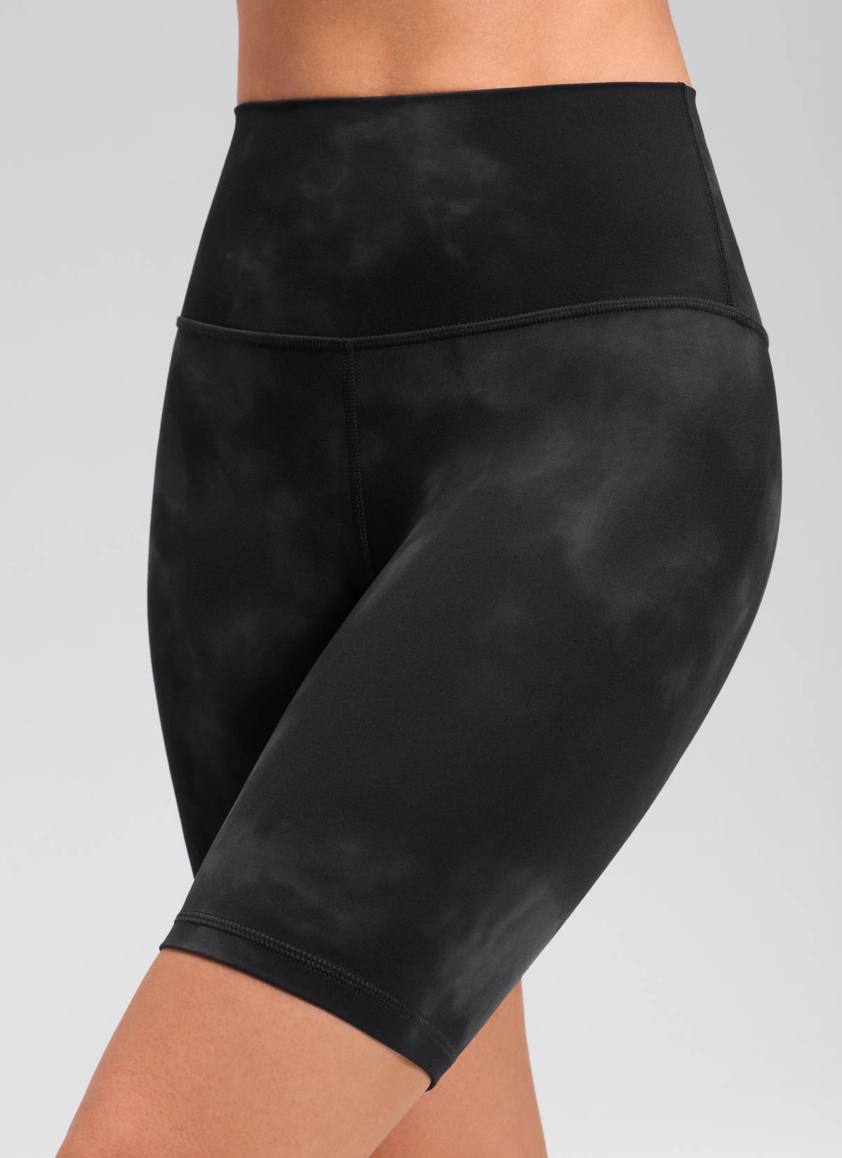 Pantalones cortos de ciclista largos de tiro alto Butterluxe para mujer CRZ YOGA Flores con efecto desteñido negro