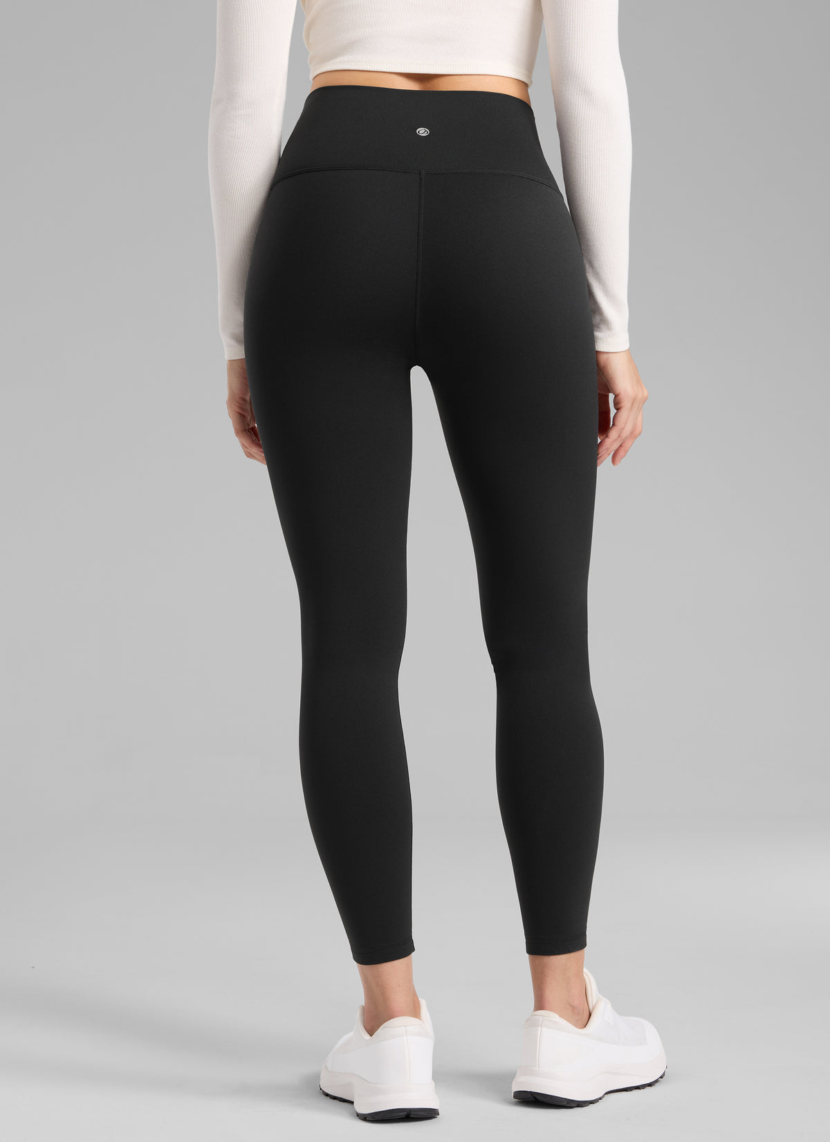 CRZ YOGA Women's Thermal Fleece Lined Casual High Rise Legging 25'' Black @model_info:Bruna