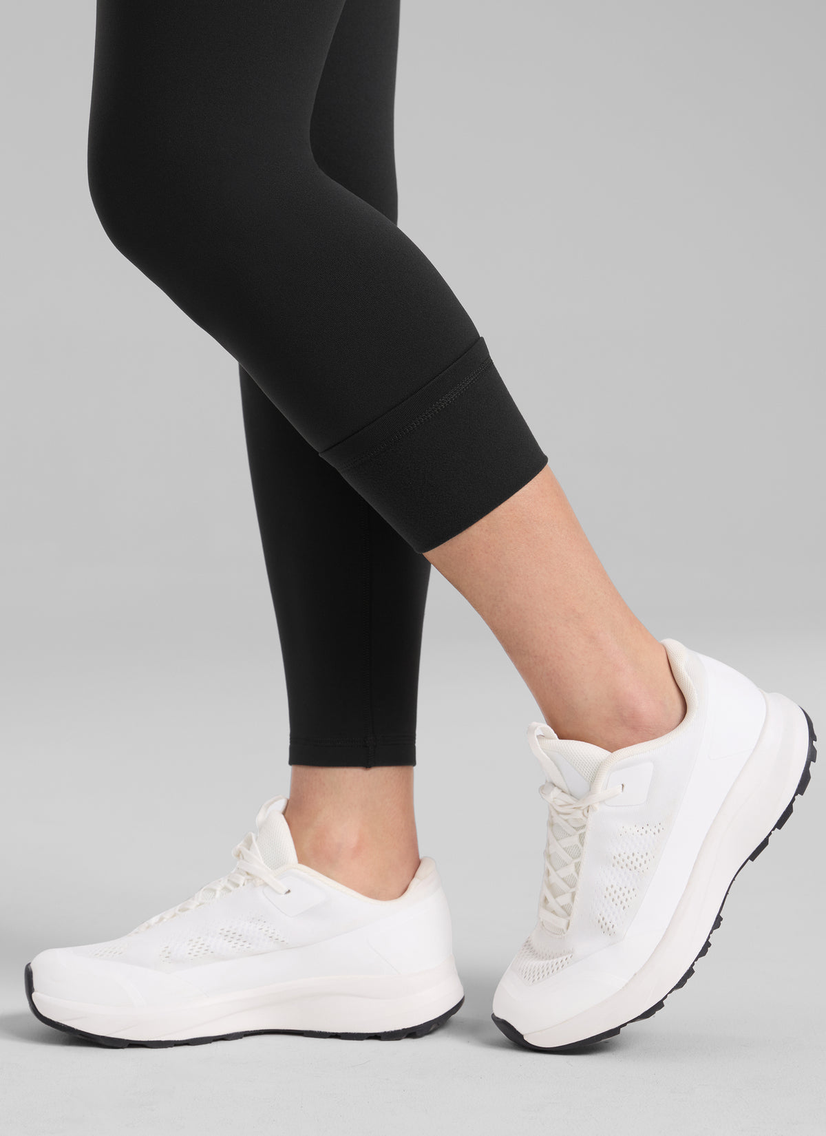 CRZ YOGA Naisten Lämpimät Fleecevratut Vapaa-ajan Korkeavyötäröiset Legginsit 64 cm Musta @model_info:Bruna