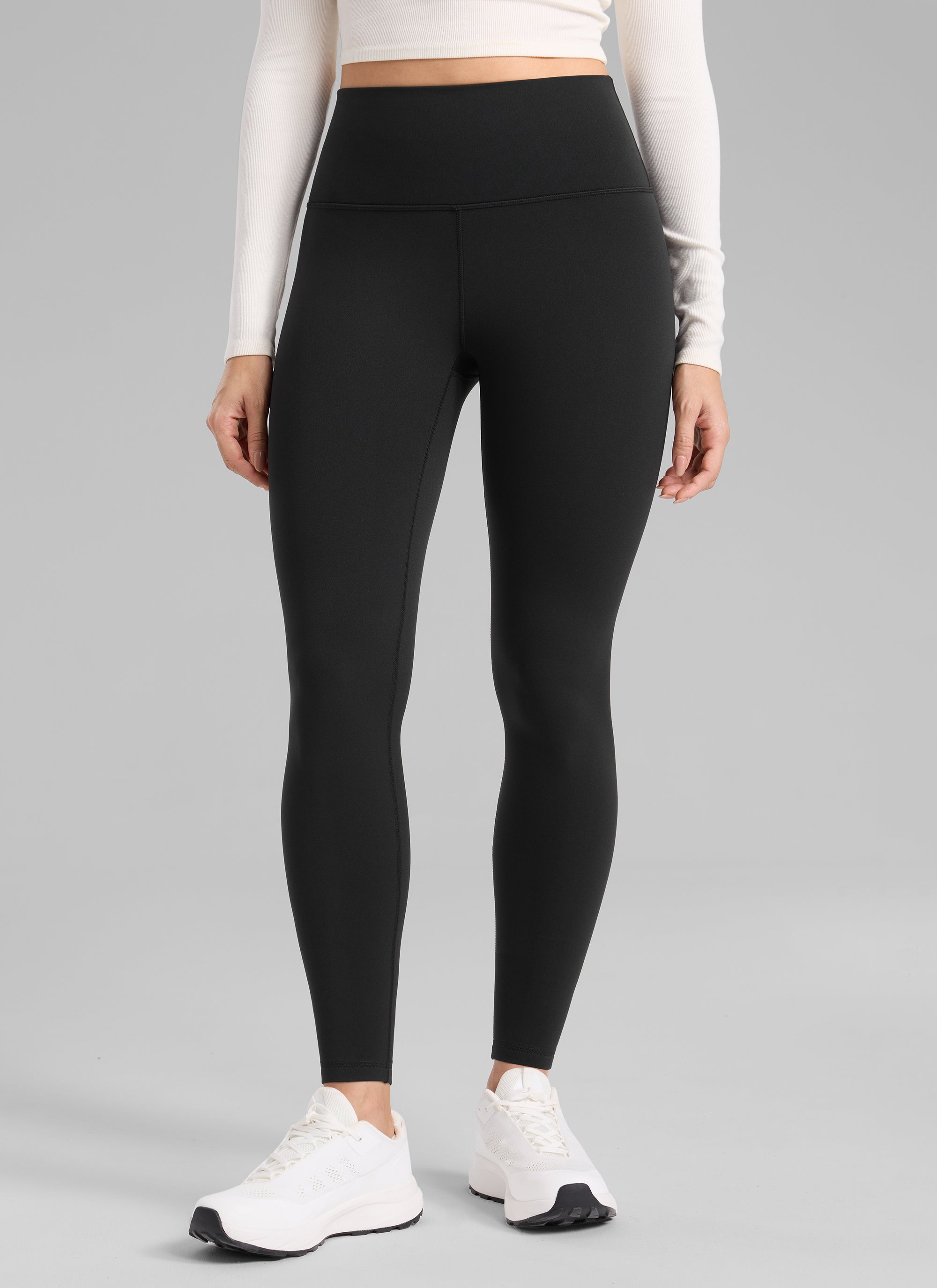 CRZ YOGA Women's Fleece Lined Casual High Rise Legging 28'' Black @model_info:Bruna