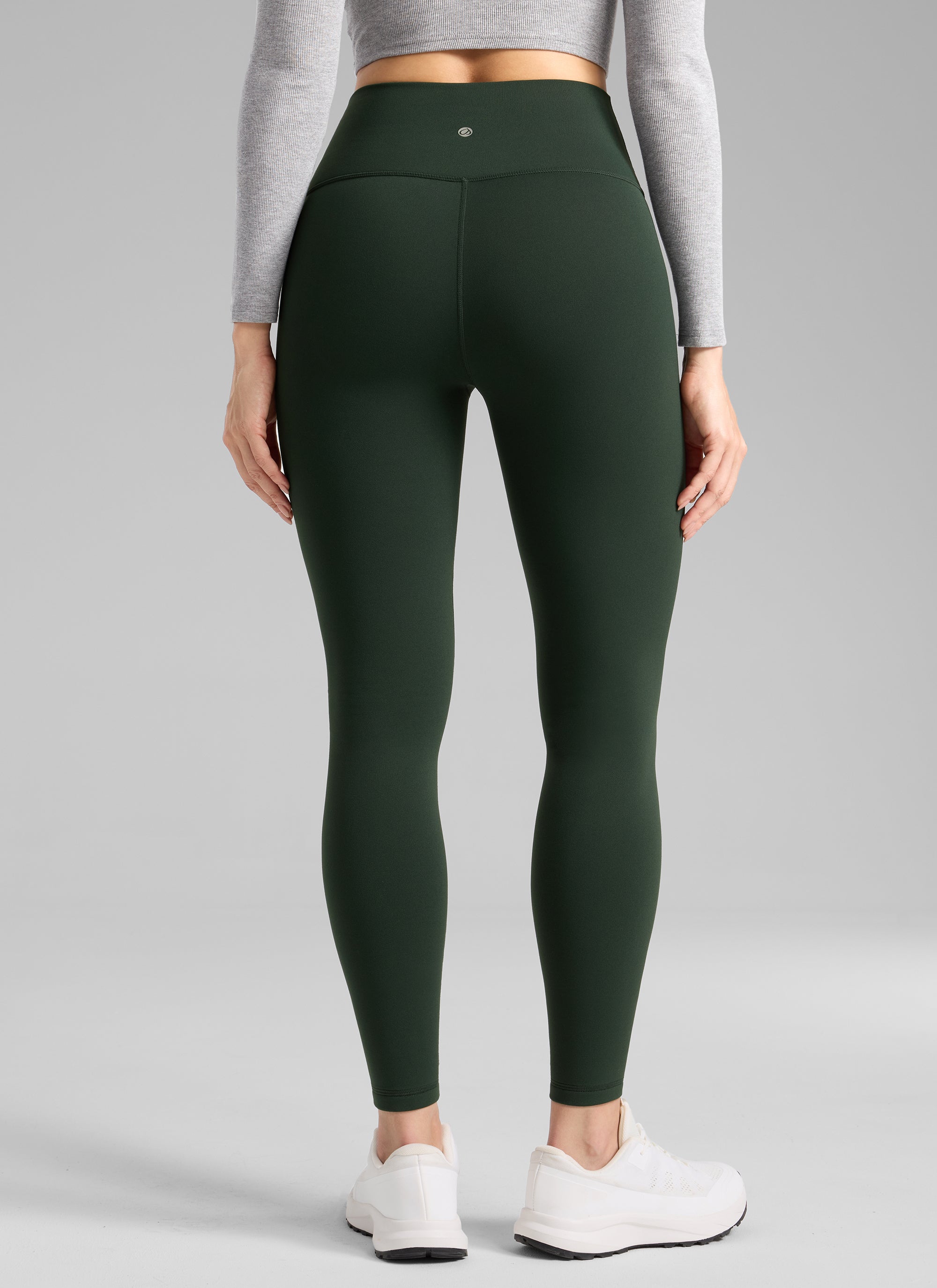 CRZ YOGA Women's Fleece Lined Casual High Rise Legging 28'' Legend Green @model_info:Bruna