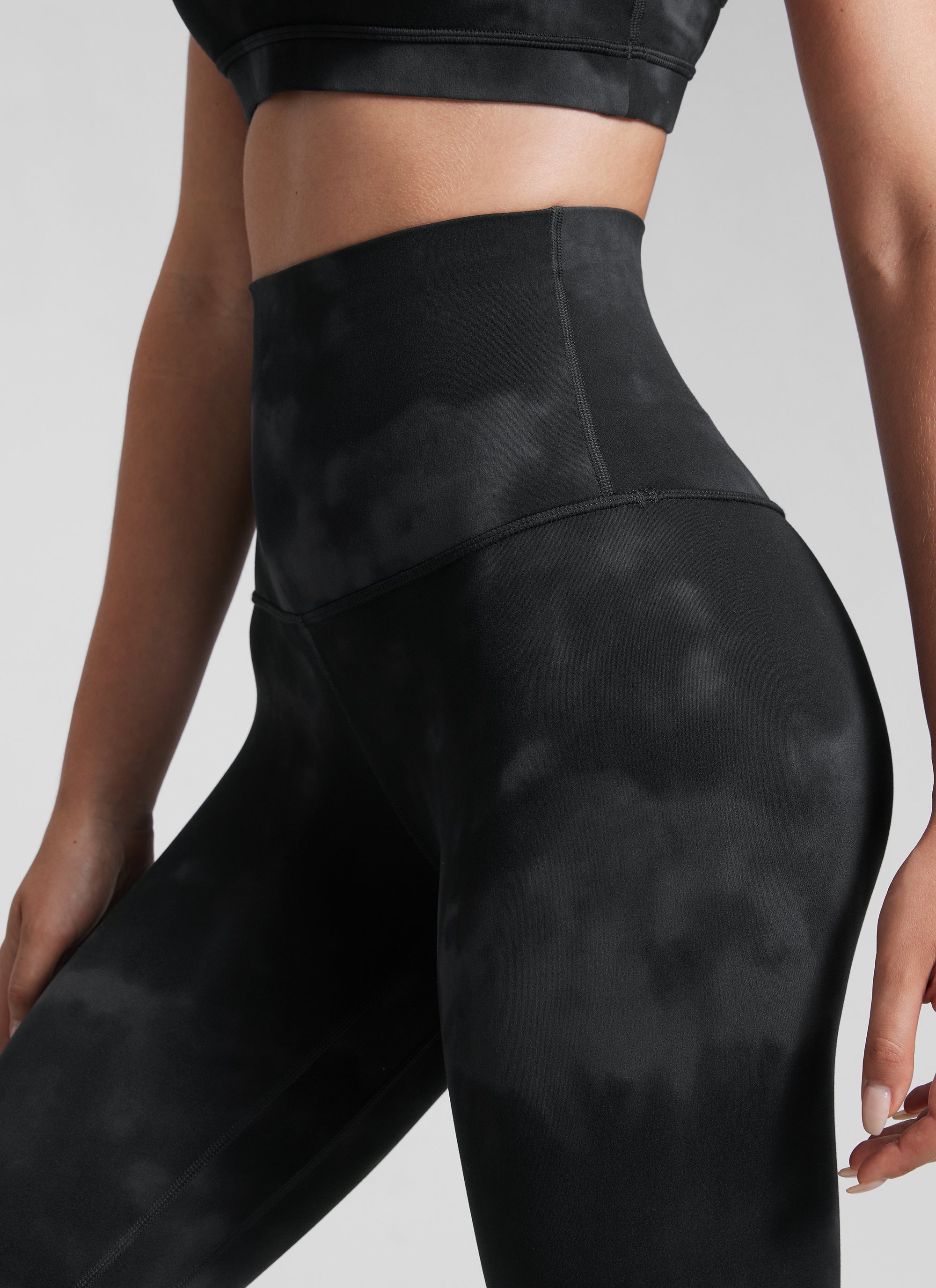 CRZ YOGA Dames Lounge Super High Rise Butterluxe Yoga Leggings 64 cm Black Tie Dye Flowers