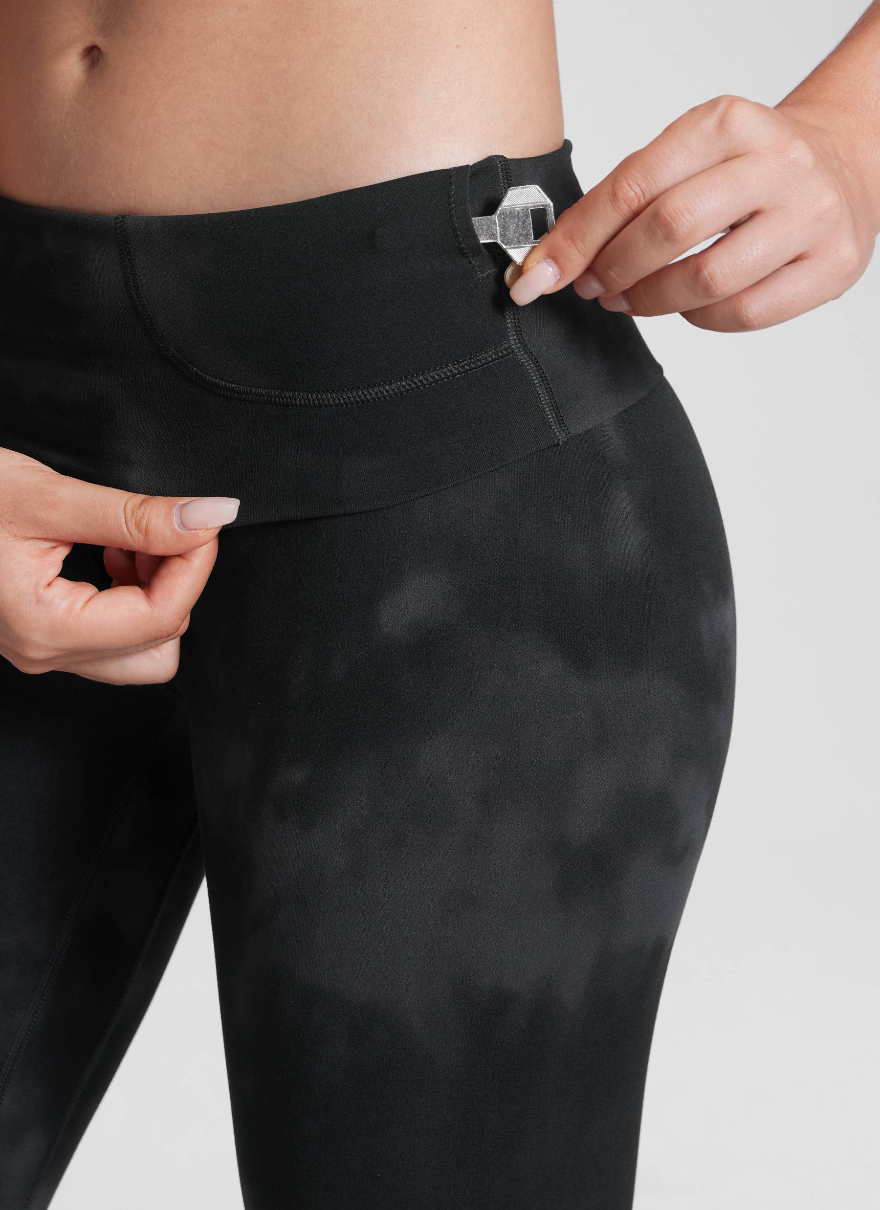 CRZ YOGA Dames Yoga Superhoge Taille Butterluxe Yoga Legging 71 cm Black Tie Dye Flowers
