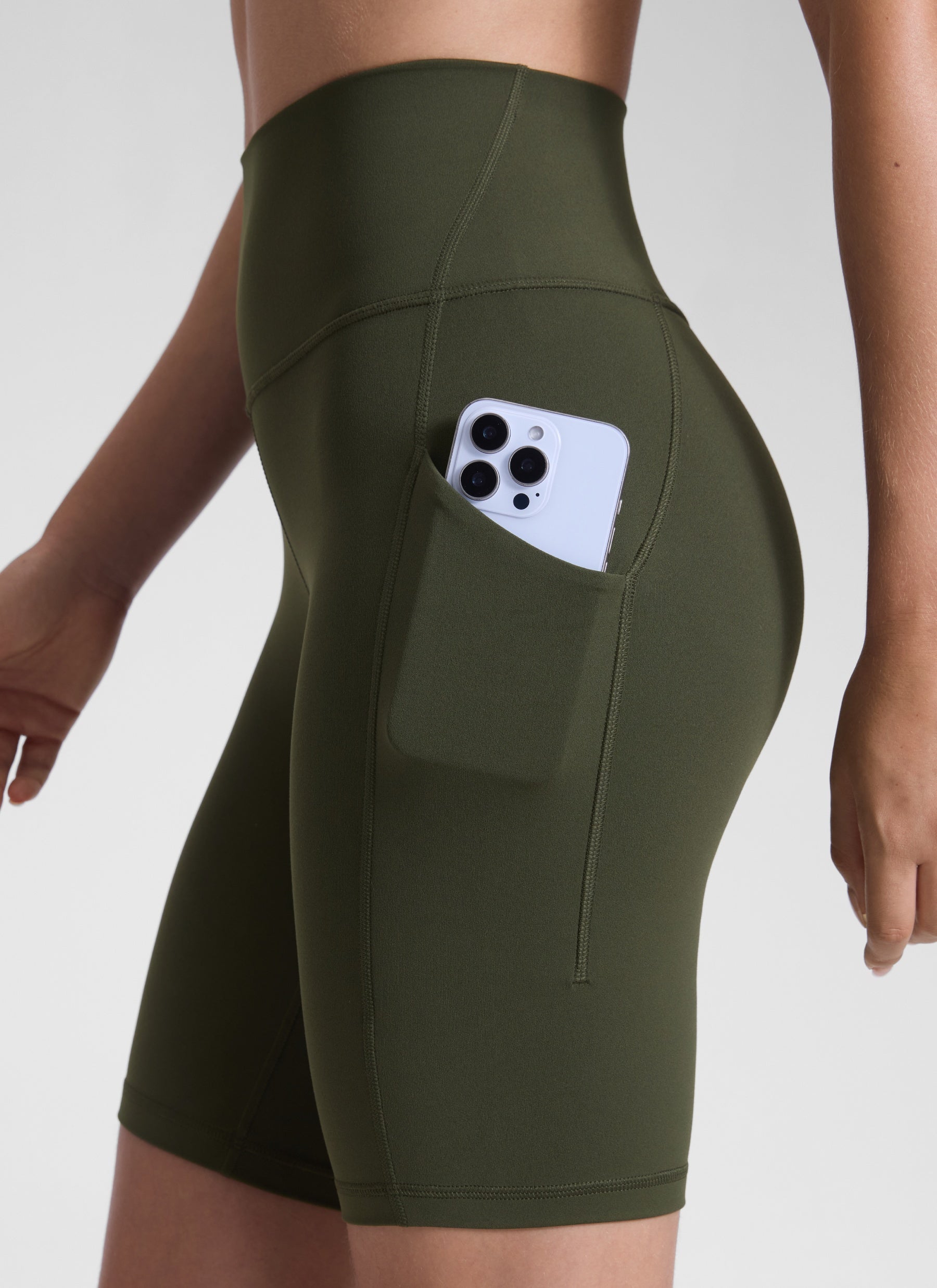 Short de biker Butterluxe de yoga à taille haute pour femme CRZ YOGA avec poches 20 cm Vert olive