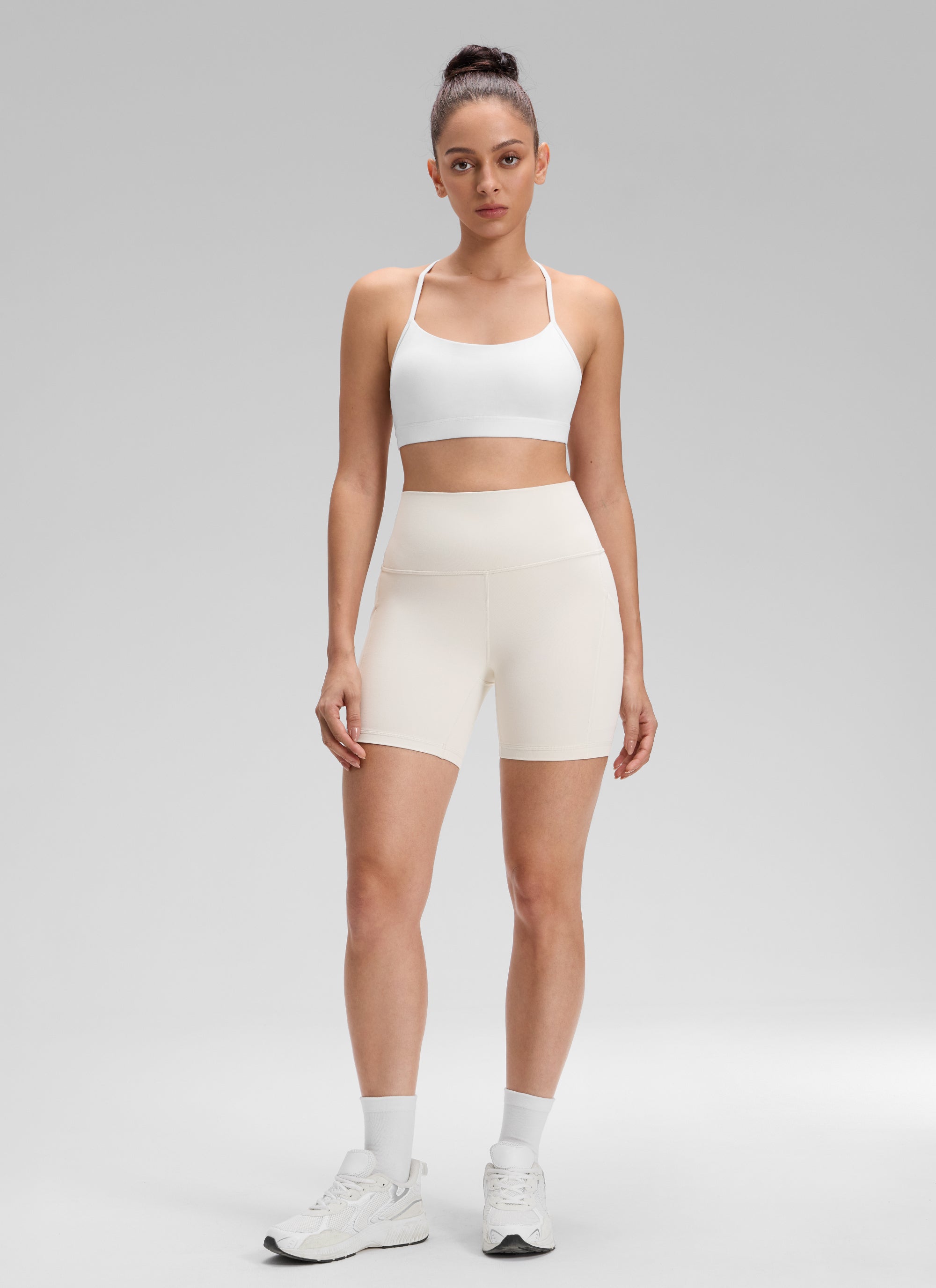 Short de motard de yoga taille haute Butterluxe avec poches 13 cm Blanc lait pour femme CRZ YOGA