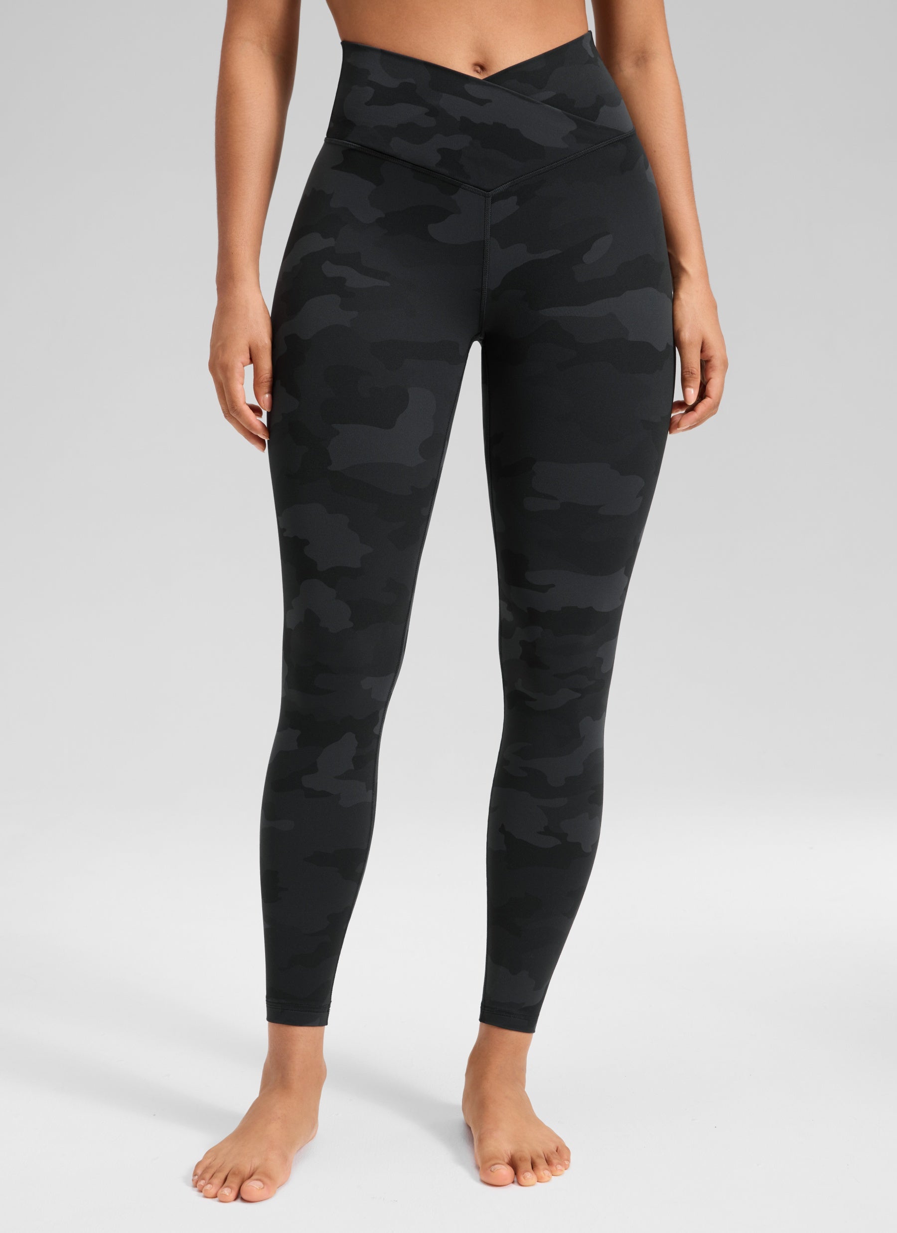 CRZ YOGA Dames Hoge Taille Butterluxe Yoga Legging 64 cm V-Kruis Taille Donkergrijze Camouflage 2
