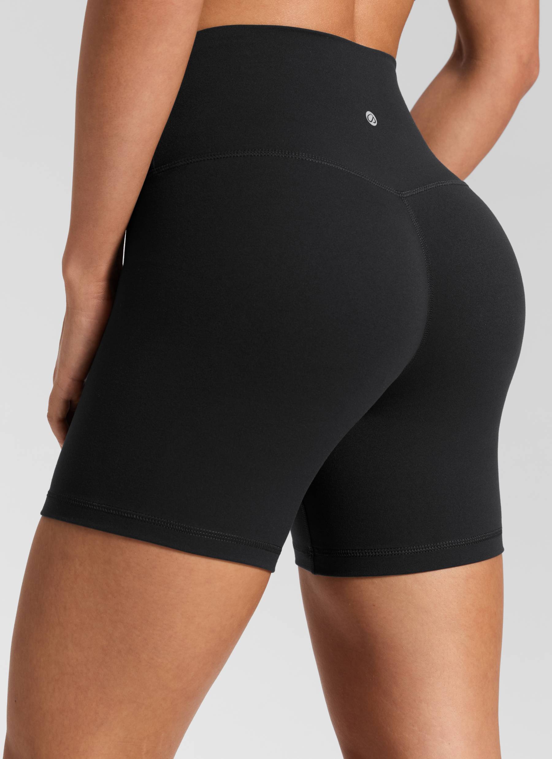 CRZ YOGA Dames High Rise Butterluxe V-Cross Waist Biker Shorts 13 cm Zwart
