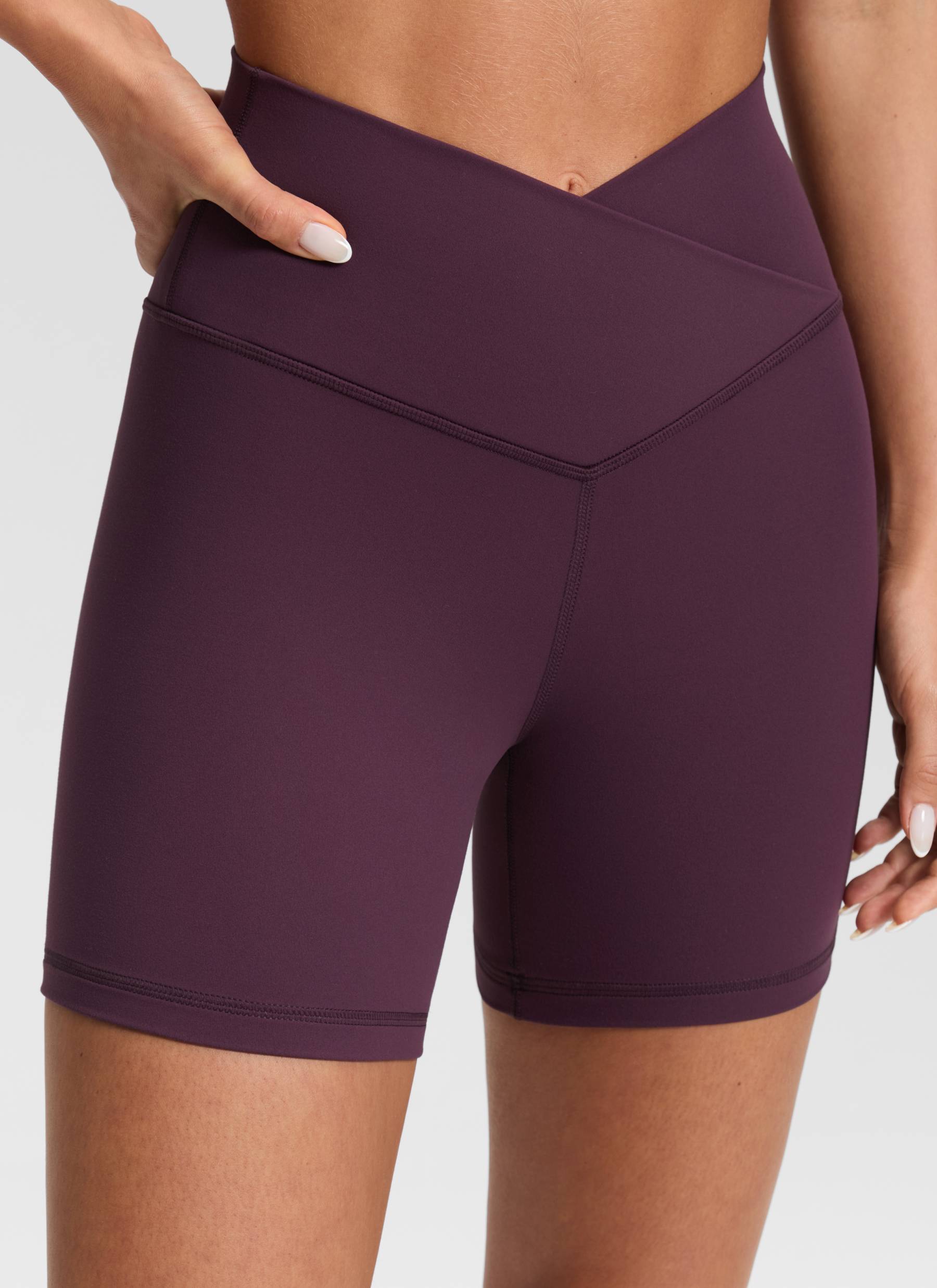 CRZ YOGA Dames High Rise Butterluxe V-Cross Waist Biker Shorts 13 cm Deep Purple