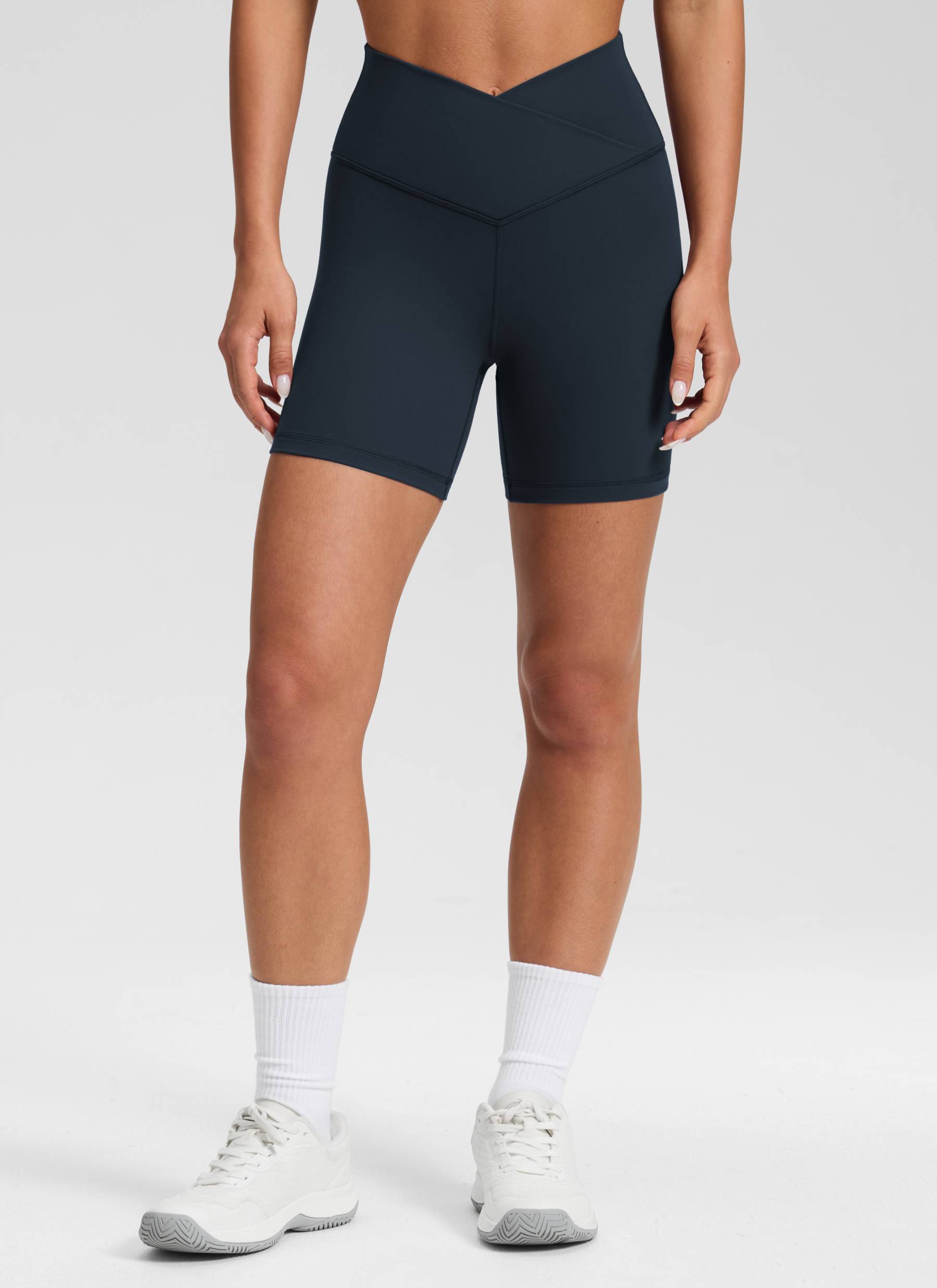 CRZ YOGA Dames High Rise Butterluxe V-Cross Waist Biker Shorts 13 cm True Navy