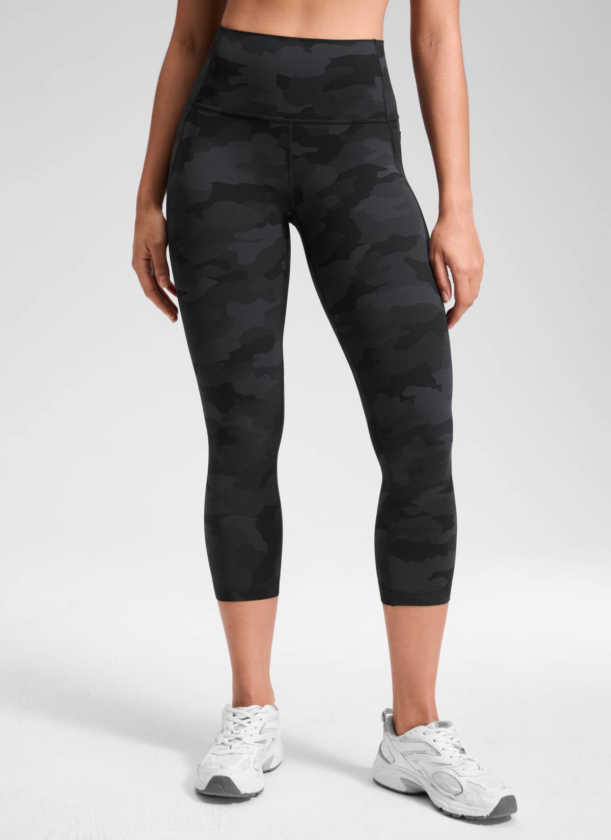CRZ YOGA Women's Yoga High Rise Butterluxe Capri with Pockets 21'' Dark Grey Camouflage 2 @model_info:Fiona