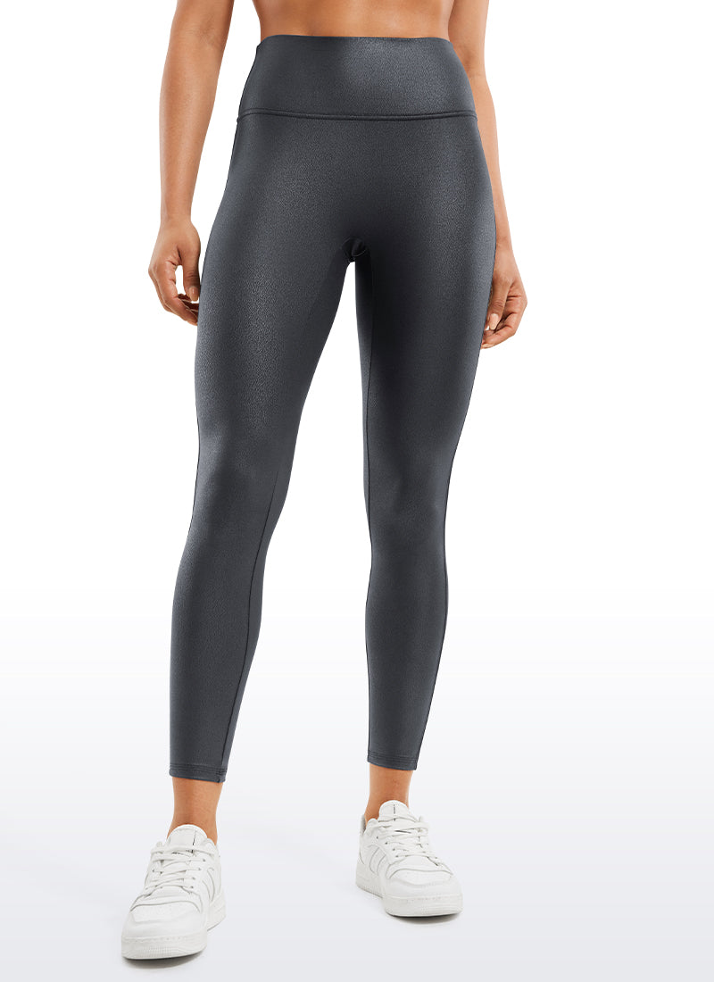 CRZ YOGA Damen Butterluxe Matte Leggings in Lederoptik ohne Mittelnaht Vorn 64 cm Mysterious Grey Foil Pattern