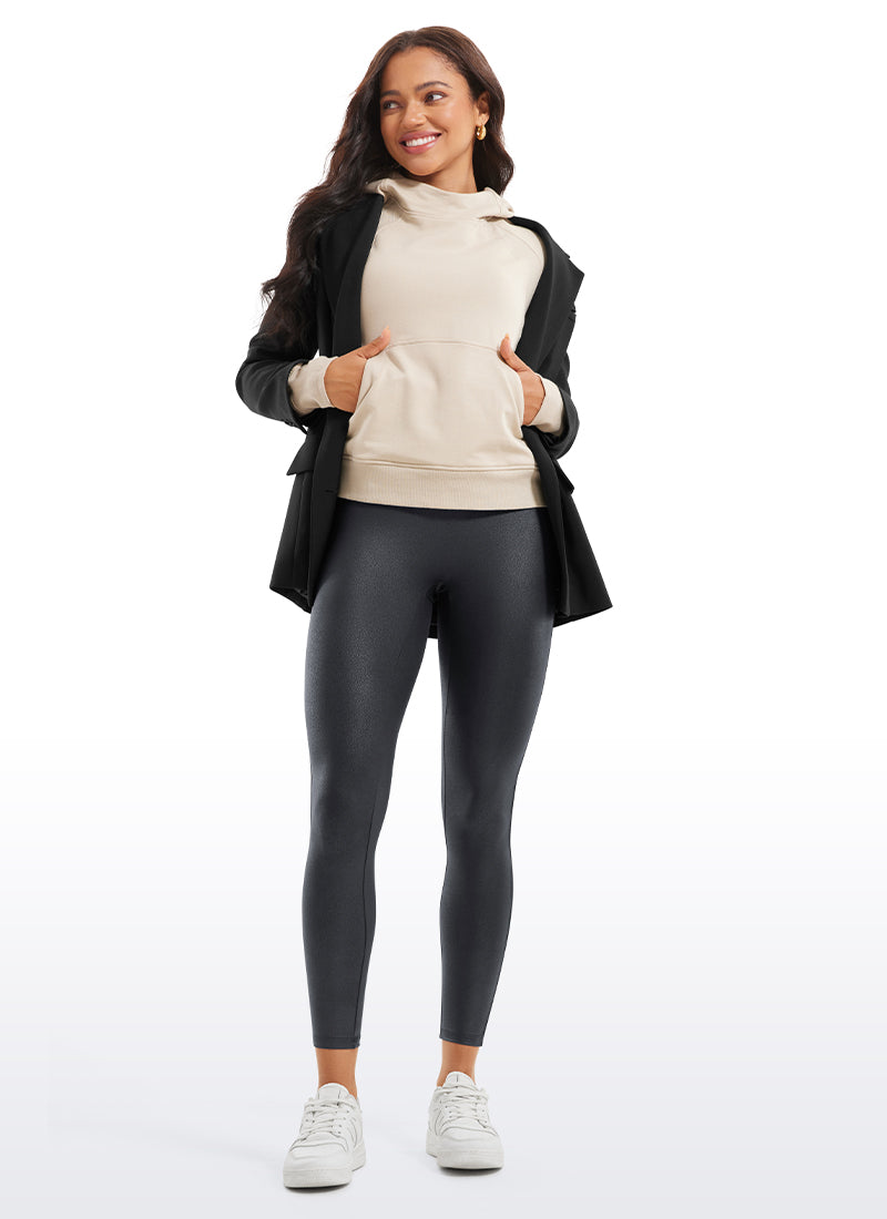 CRZ YOGA Damen Butterluxe Matte Leggings in Lederoptik ohne Mittelnaht Vorn 64 cm Mysterious Grey Foil Pattern