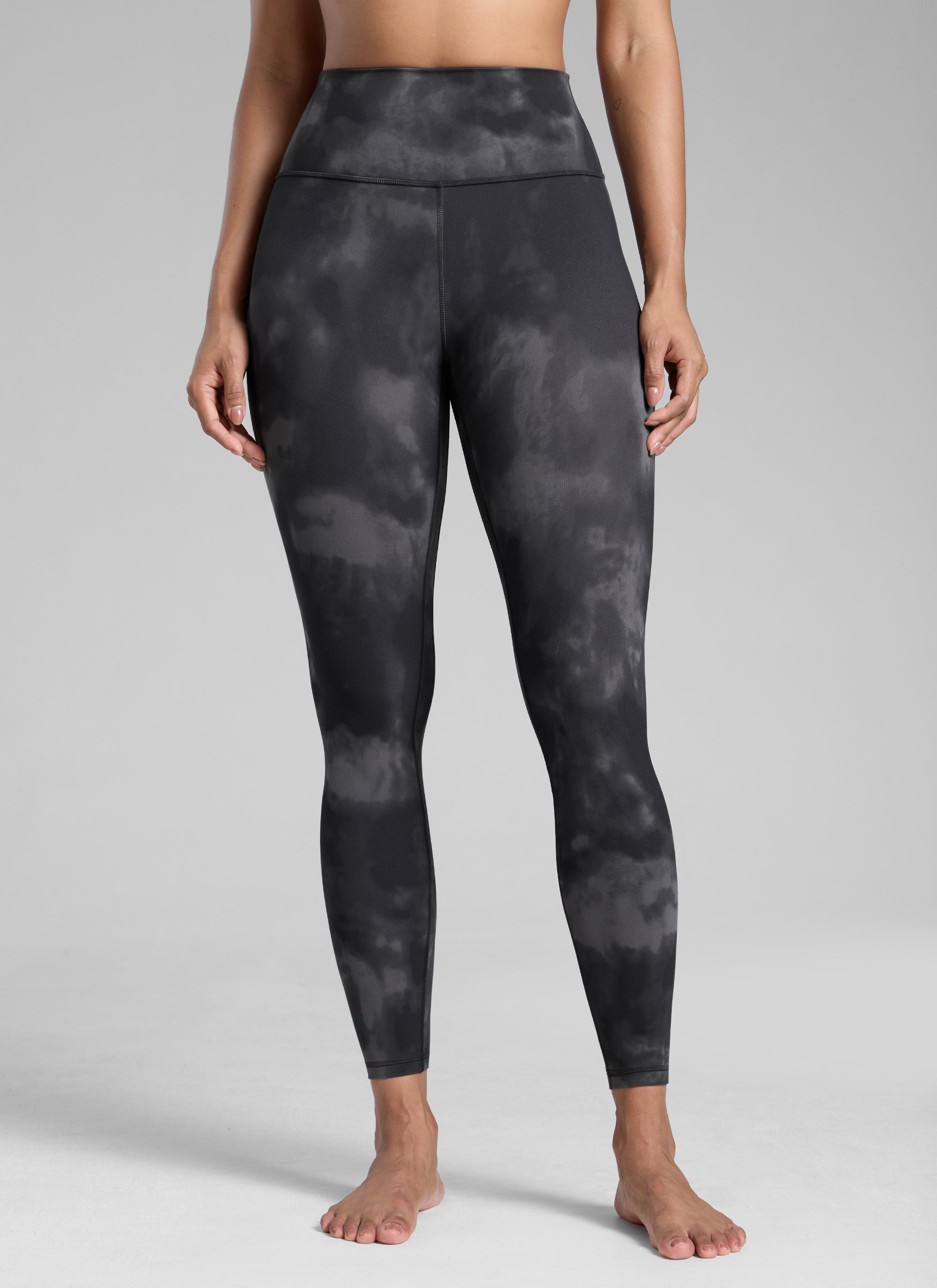 CRZ YOGA Leggings da Yoga da Allenamento da Donna Butterlift a Vita Alta 64 cm Grey Tie Dye Flowers