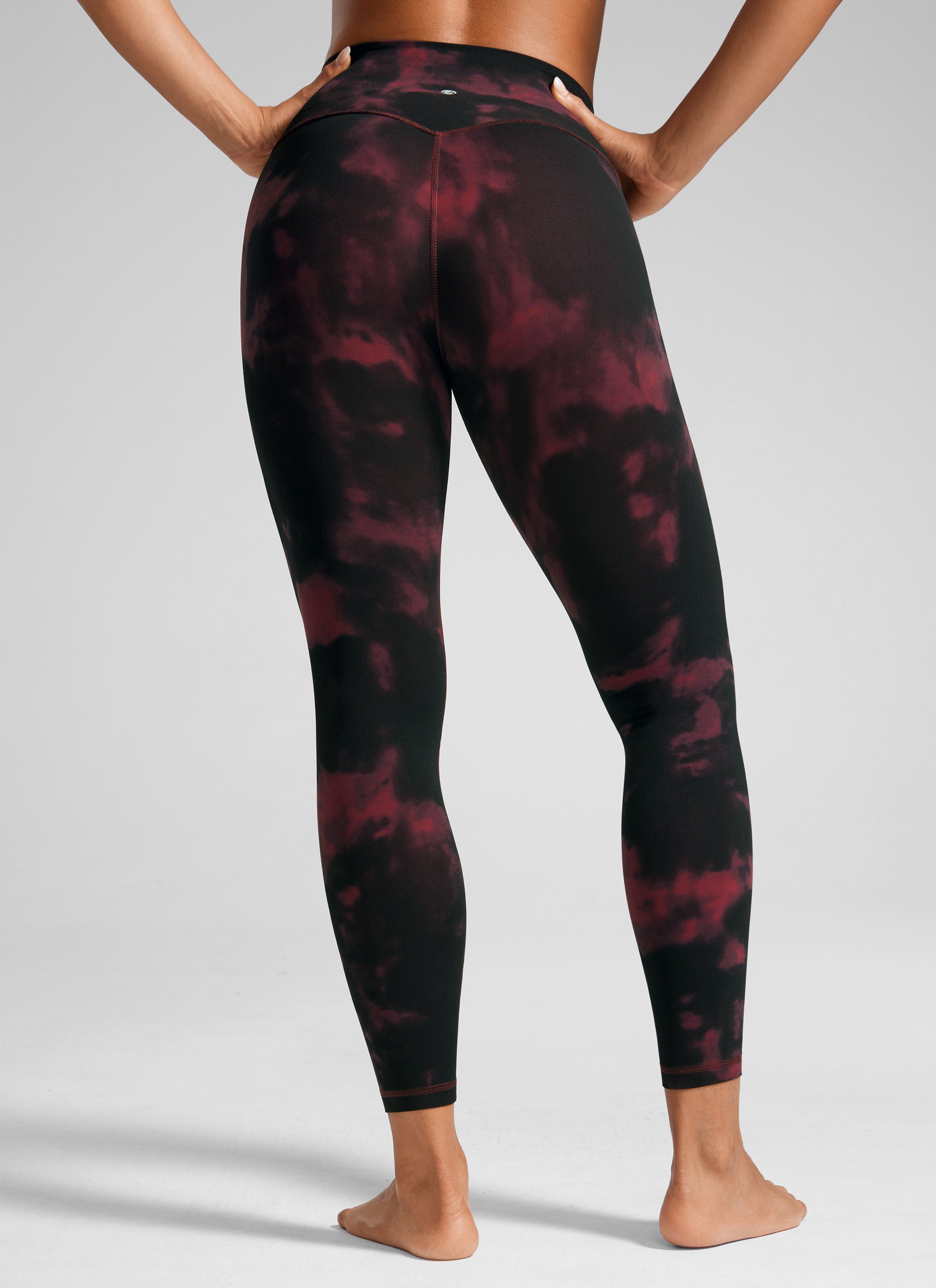 CRZ YOGA Дамски спортен клин за йога с висока талия Butterlift 64 см Burgundy Tie Dye Flowers