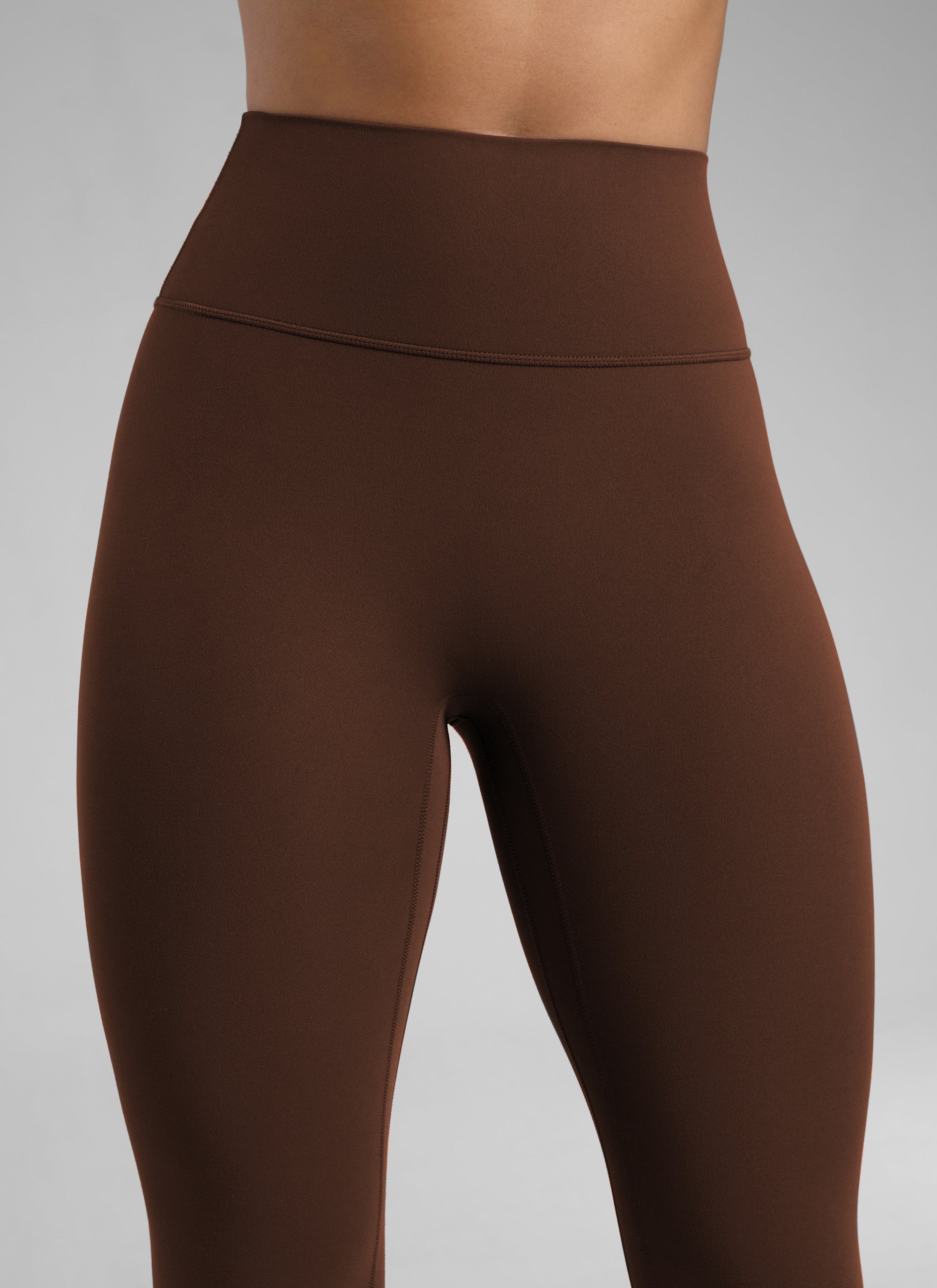 CRZ YOGA Leggings da donna “ Butterlift ” a vita alta con effetto “scrunch butt” e senza cucitura frontale, colore marrone lava @model_info:B