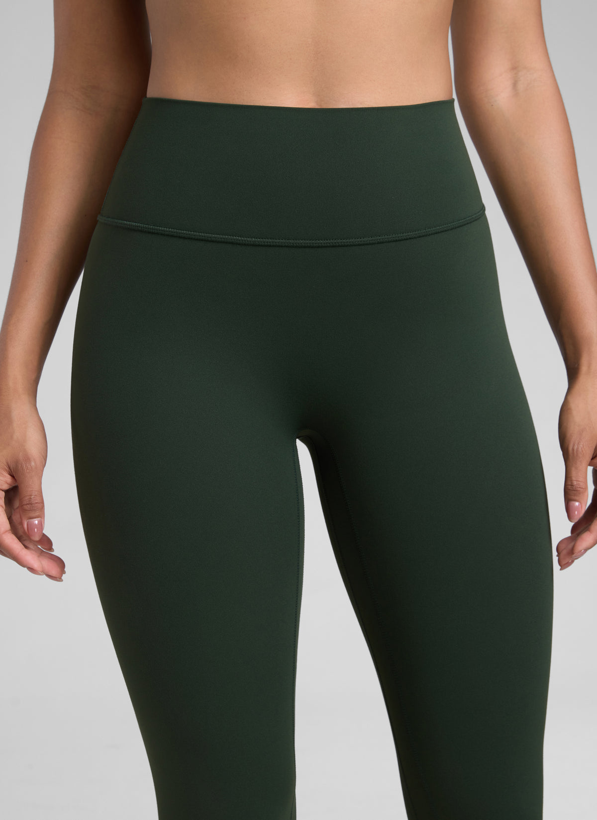 CRZ YOGA Naisten Butterlift-korkeavyötäröiset scrunch butt -treenitrikoot ilman etusaumaa Legend Green @model_info:Barbara