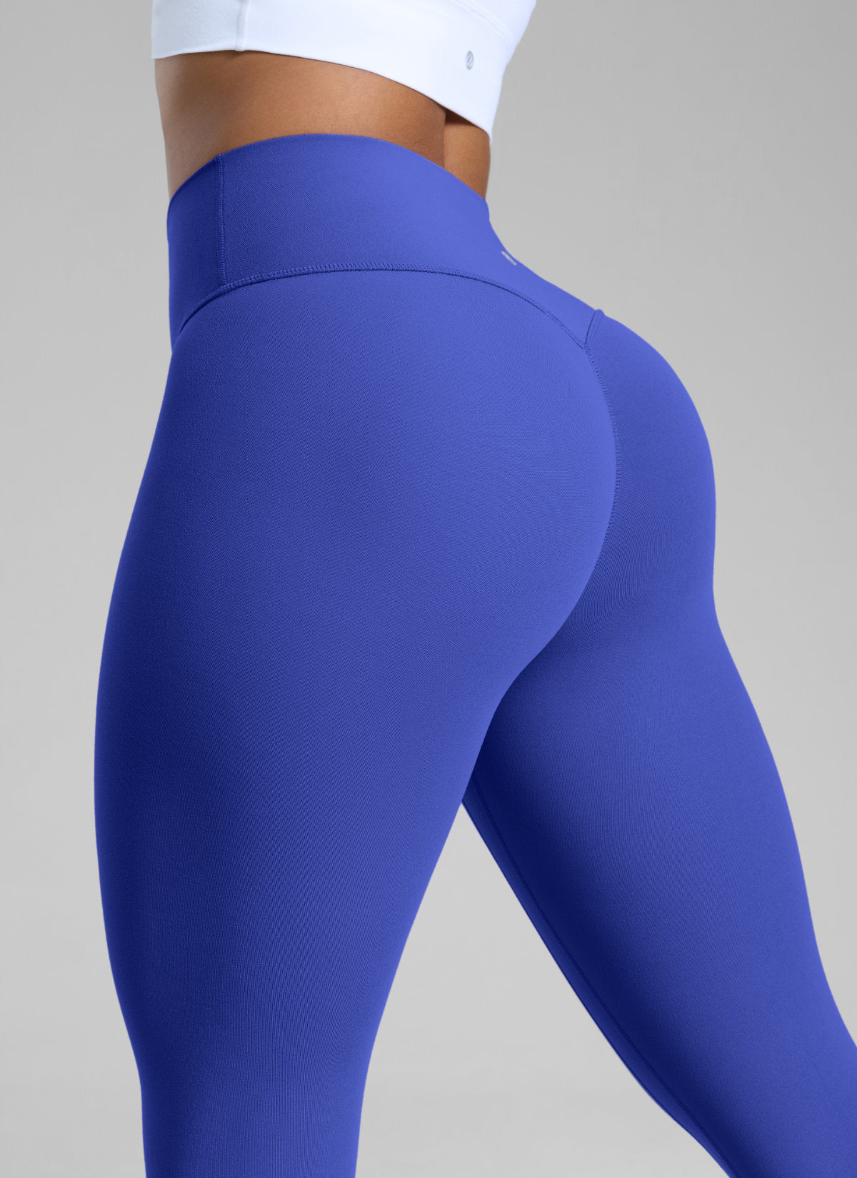 CRZ YOGA Naisten Butterlift-korkeavyötäröiset scrunch butt -treenitrikoot ilman etusaumaa Royal Blues @model_info:B