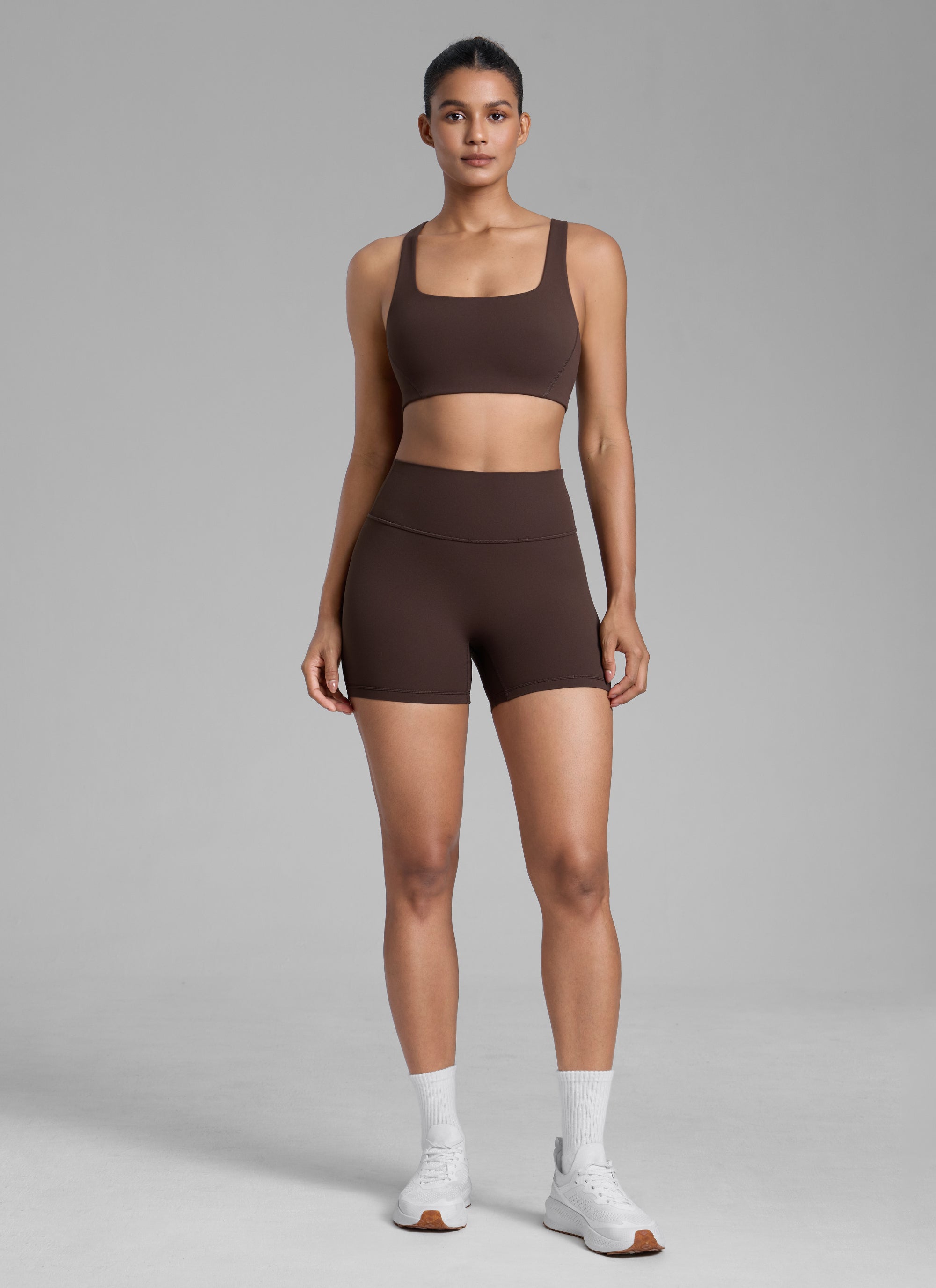 CRZ YOGA Naisten Butterlift Scrunch Butt -urheilushortsit, pyöräilijämalliset, Hot Fudge Brown