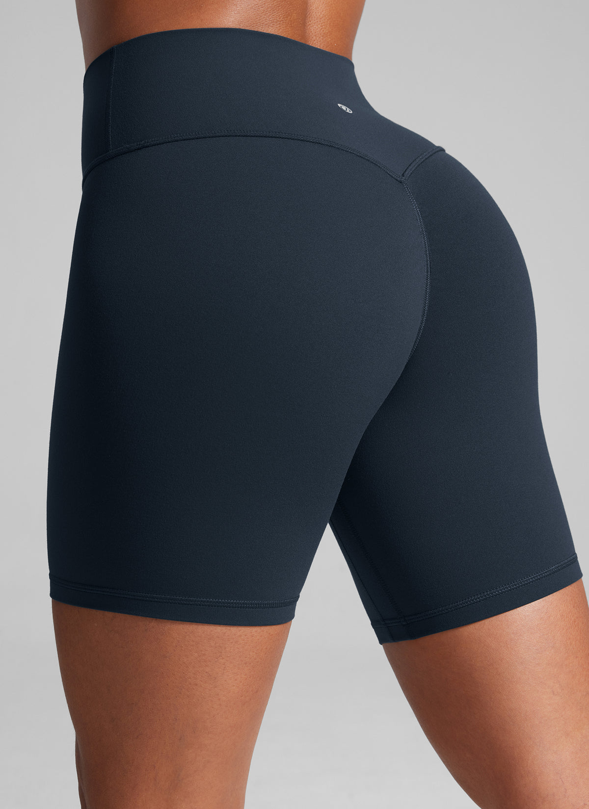CRZ YOGA Butterlift dam Biker-shorts 6'' med scrunch-effekt utan söm fram True Navy @model_info:Crystal