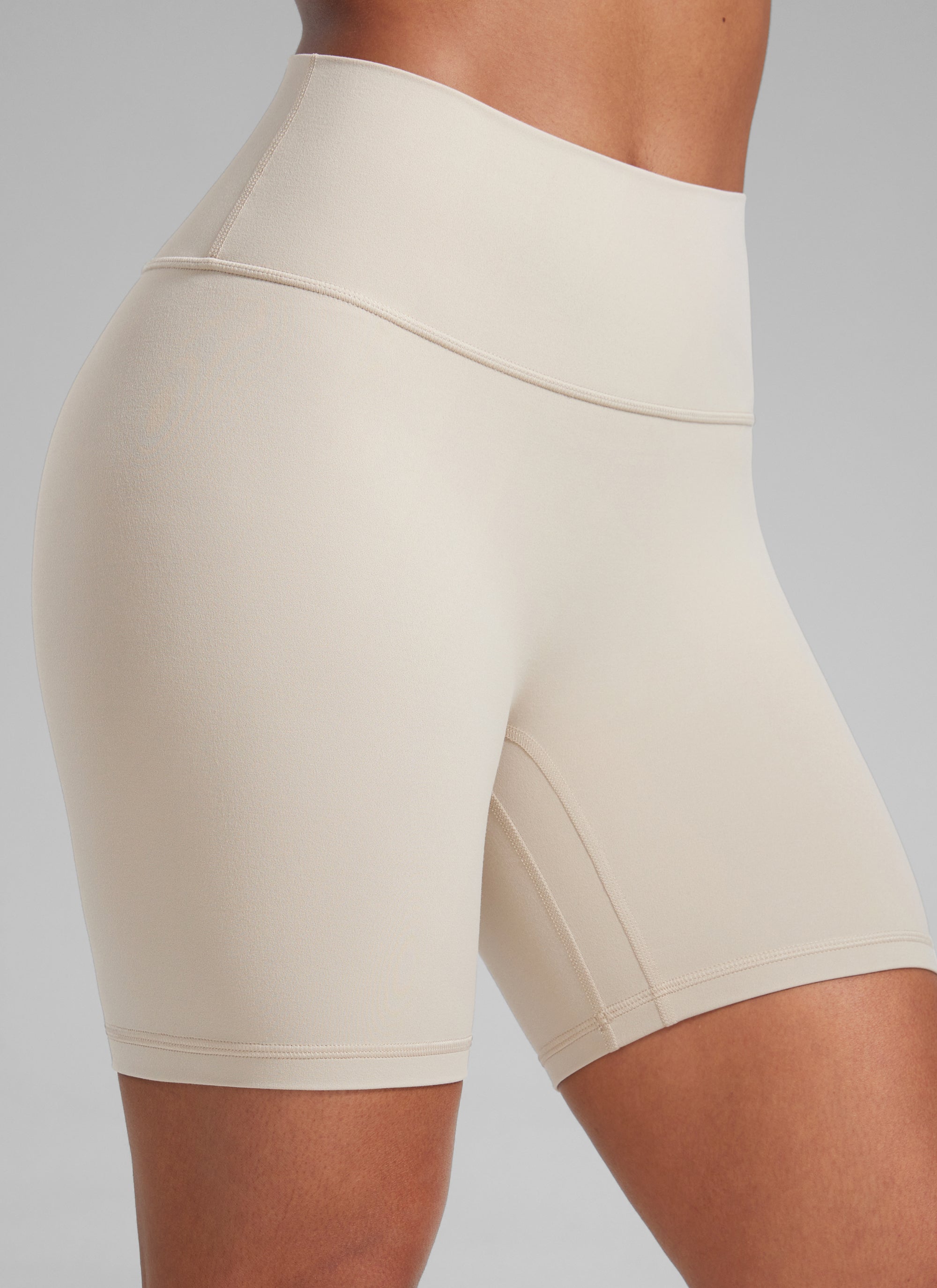 CRZ YOGA Dames Butterlift Scrunch Butt Biker Shorts 15 cm Zonder Naad aan de Voorkant Mojave Tan