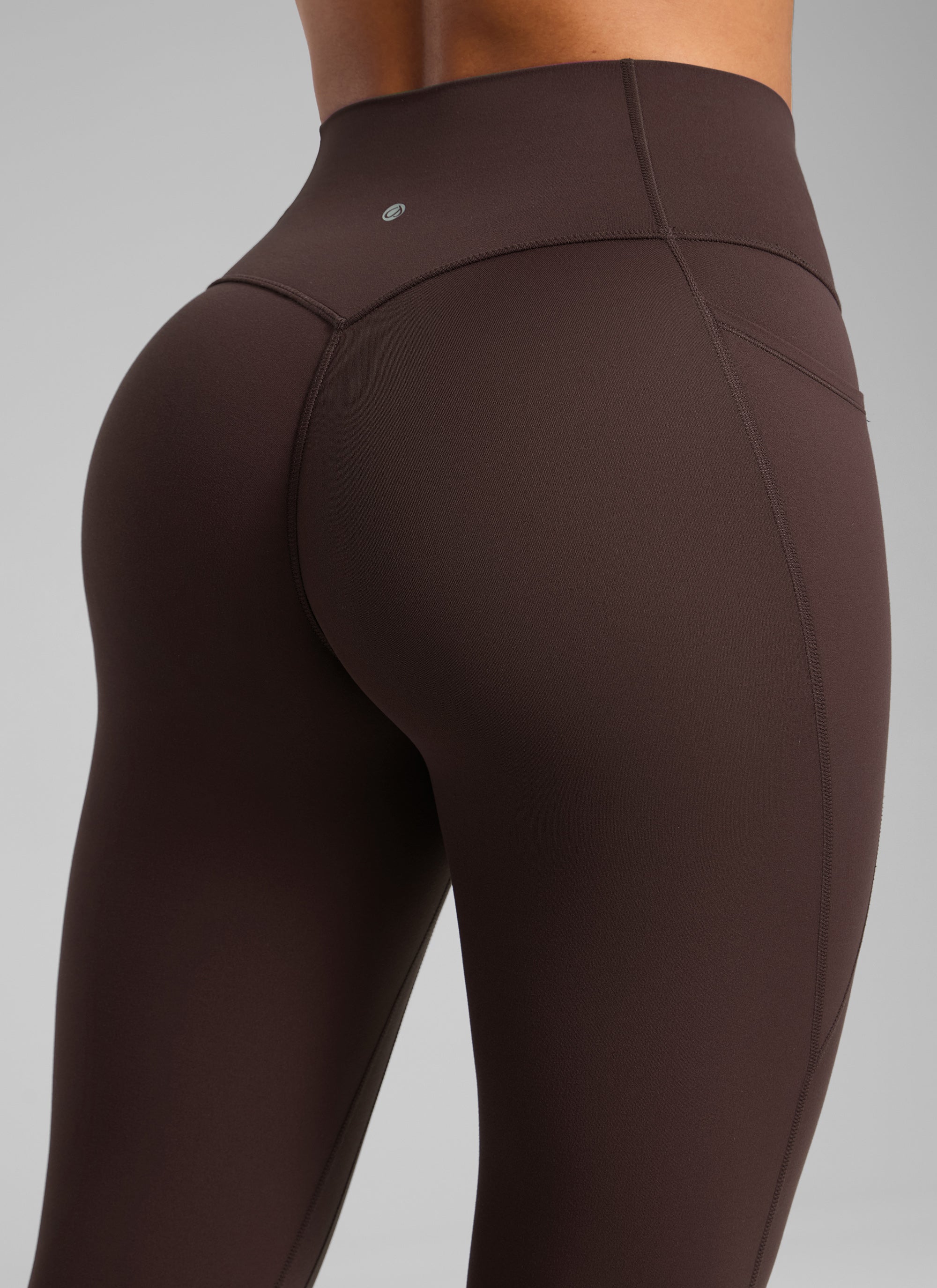 CRZ YOGA Naisten Butterlift korkeavyötäröiset ja saumattomat taskuleggingsit ilman etusaumaa, Lämmin suklaanruskea