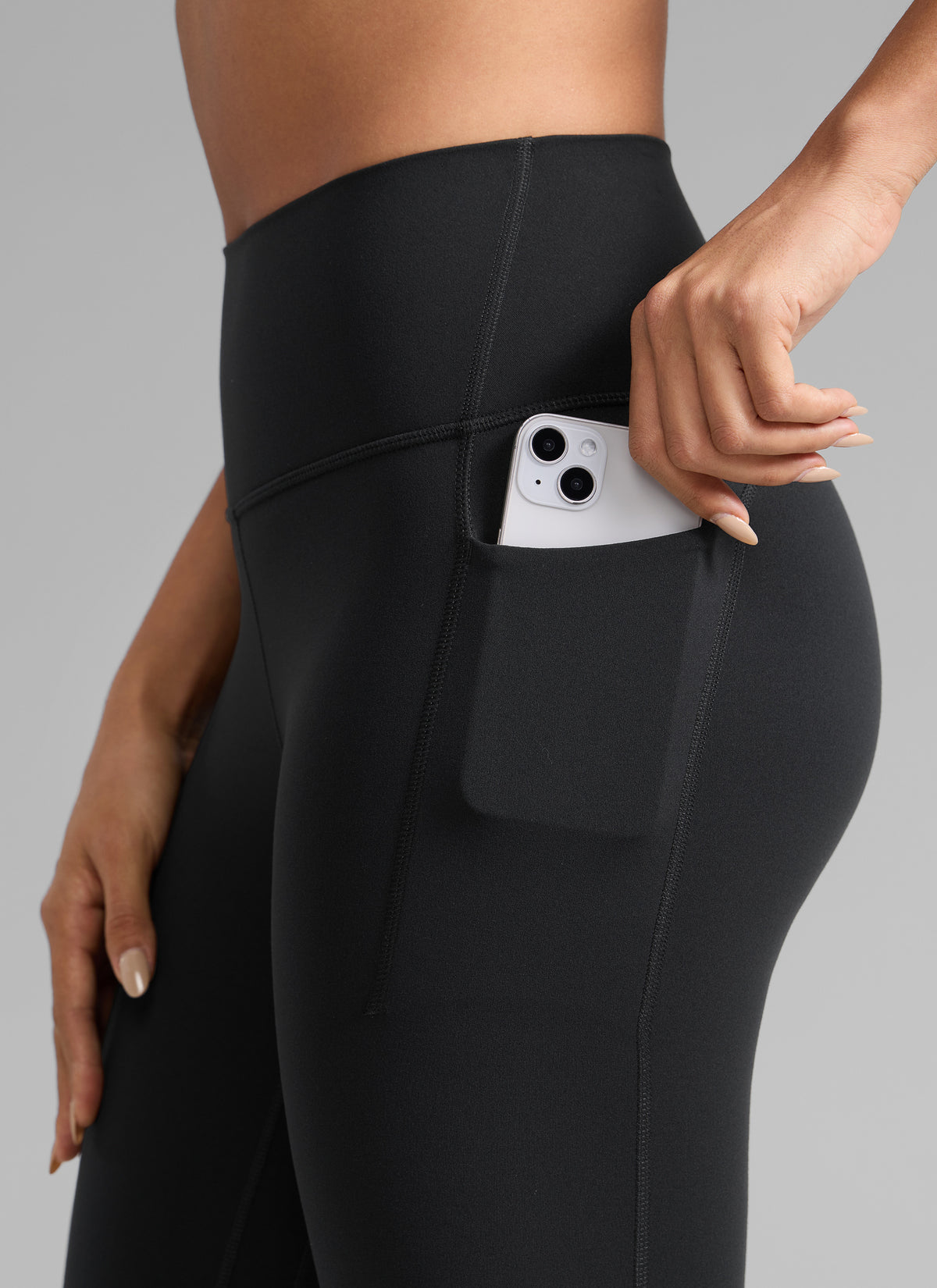 CRZ YOGA Naisten Butterlift-treenileggingit korkealla vyötäröllä ja taskuilla 64 cm Black @model_info:Dany