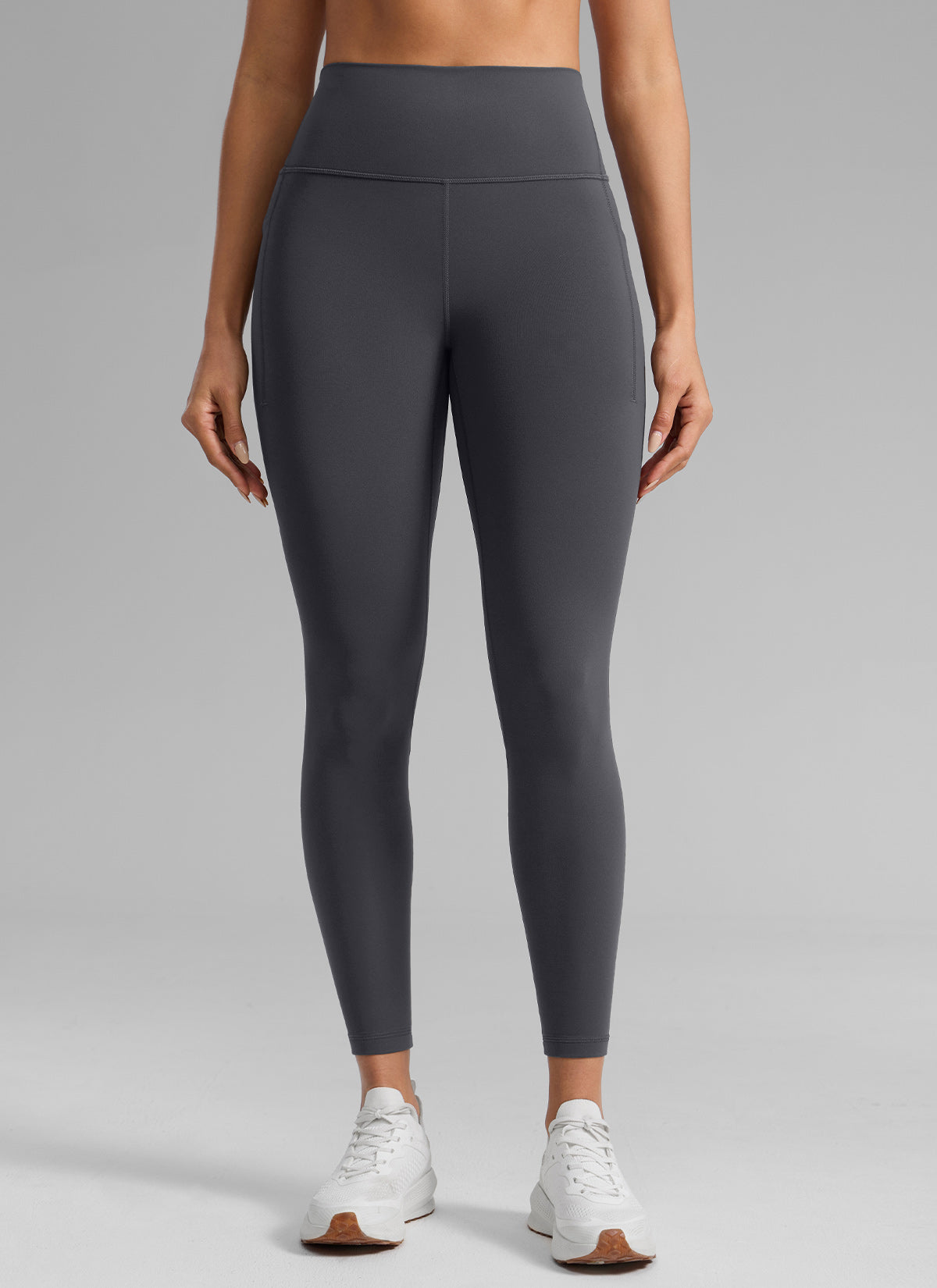 CRZ YOGA Naisten Butterlift-treenileggingsit korkealla vyötäröllä ja taskuilla 64 cm Mysterious Grey @model_info:D