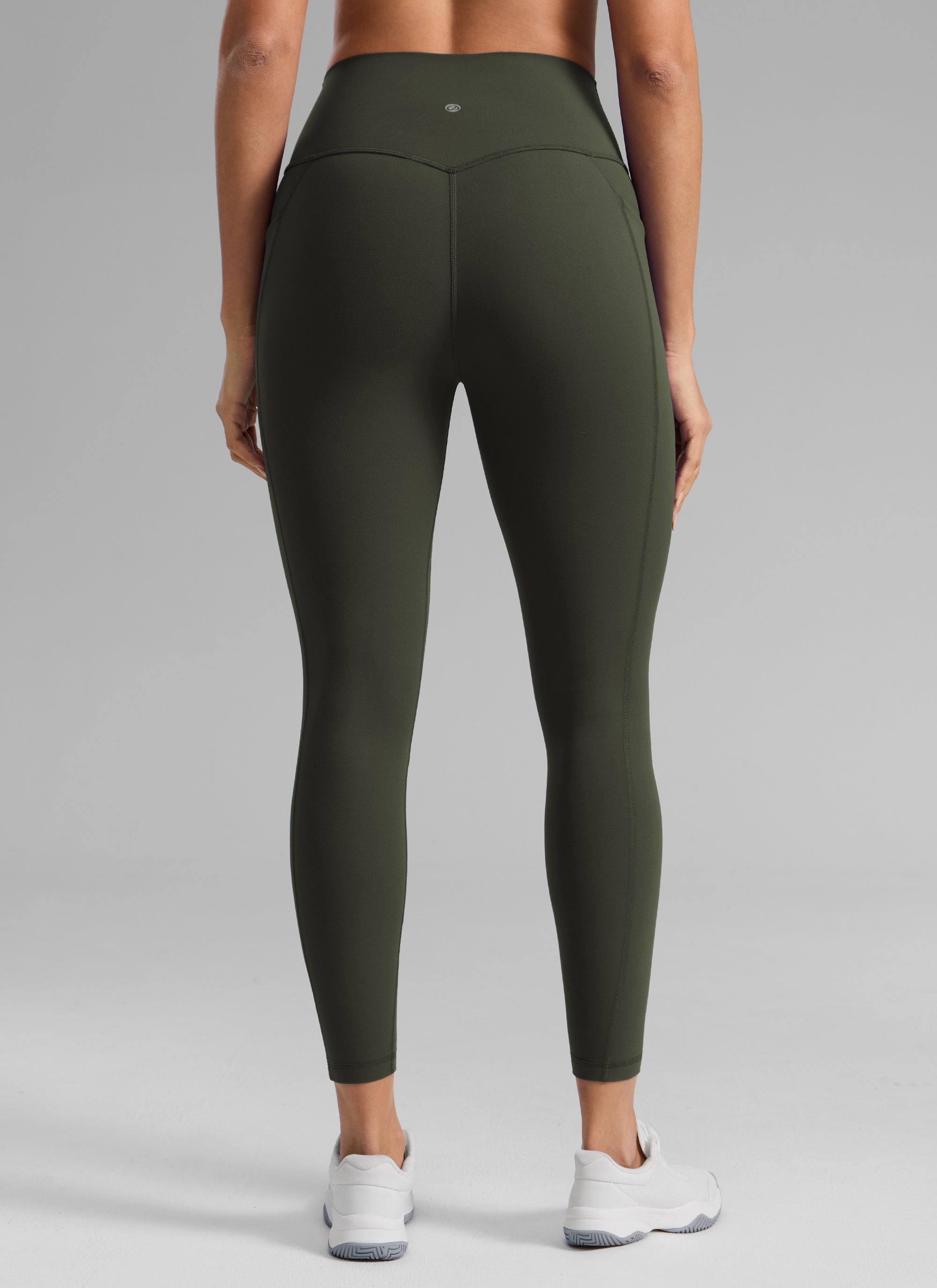 CRZ YOGA Naisten Butterlift-treenileggingsit korkealla vyötäröllä ja taskuilla 64 cm Olive Green @model_info:Dany