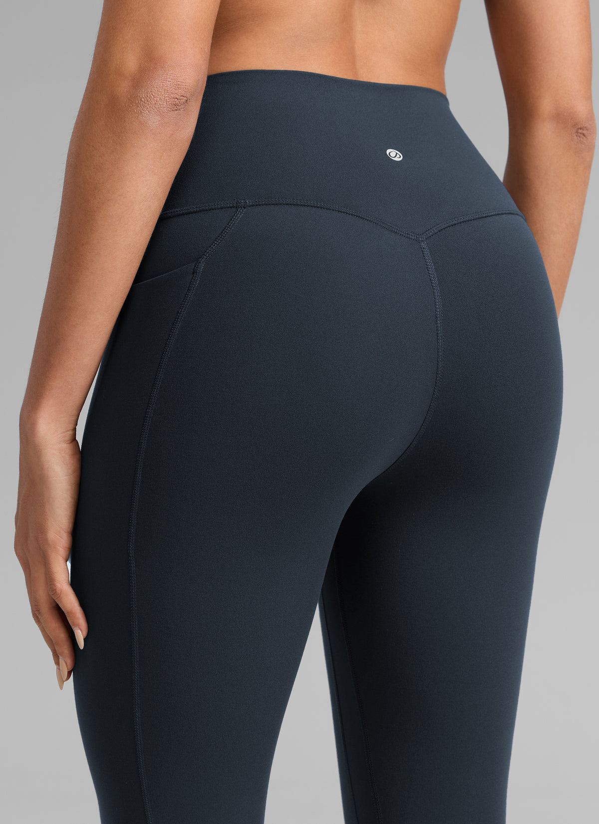 CRZ YOGA Naisten Butterlift-treenileggingit korkealla vyötäröllä ja taskuilla 64 cm True Navy @model_info:Dany