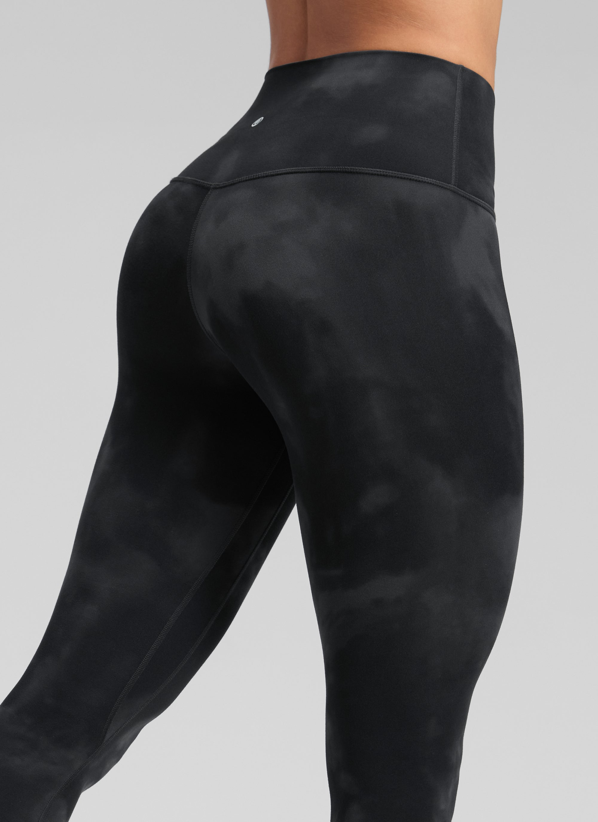 CRZ YOGA Dámske jógové legíny Butterluxe s vysokým pásom a bez predného šva 64 cm Black Tie Dye Flowers
