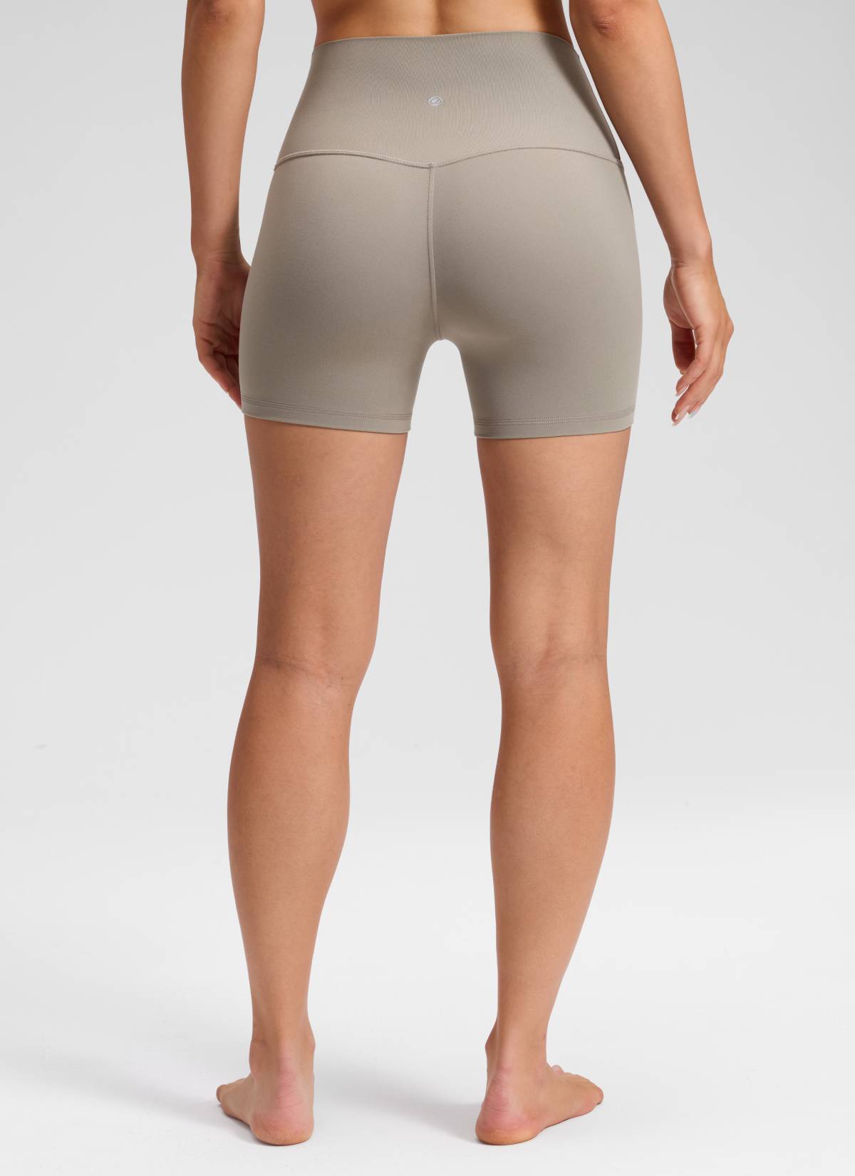 Pantalones cortos de yoga de tiro alto sin costura frontal Butterluxe para mujer CRZ YOGA de 10 cm, color Warm Ash Grey