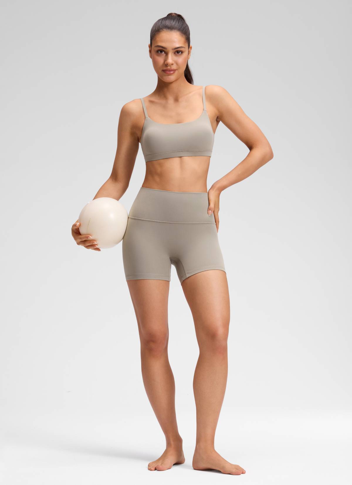 Pantalones cortos de yoga de tiro alto sin costura frontal Butterluxe para mujer CRZ YOGA de 10 cm, color Warm Ash Grey