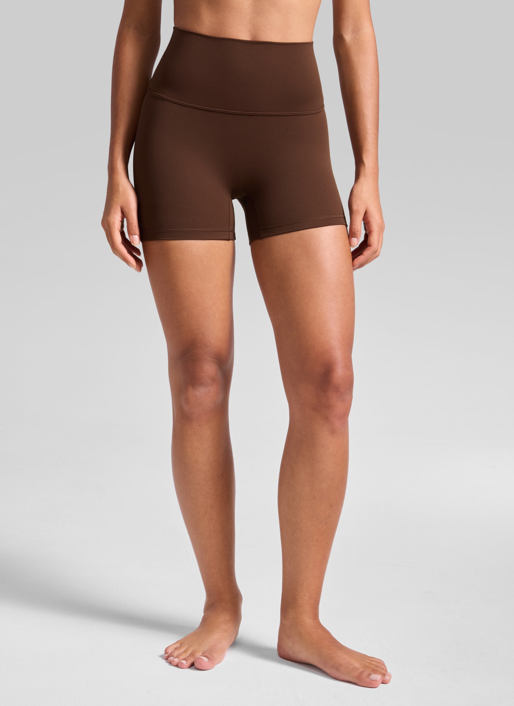 Pantalones cortos de yoga de tiro alto sin costura frontal Butterluxe para mujer CRZ YOGA de 10 cm, color Lava Brown