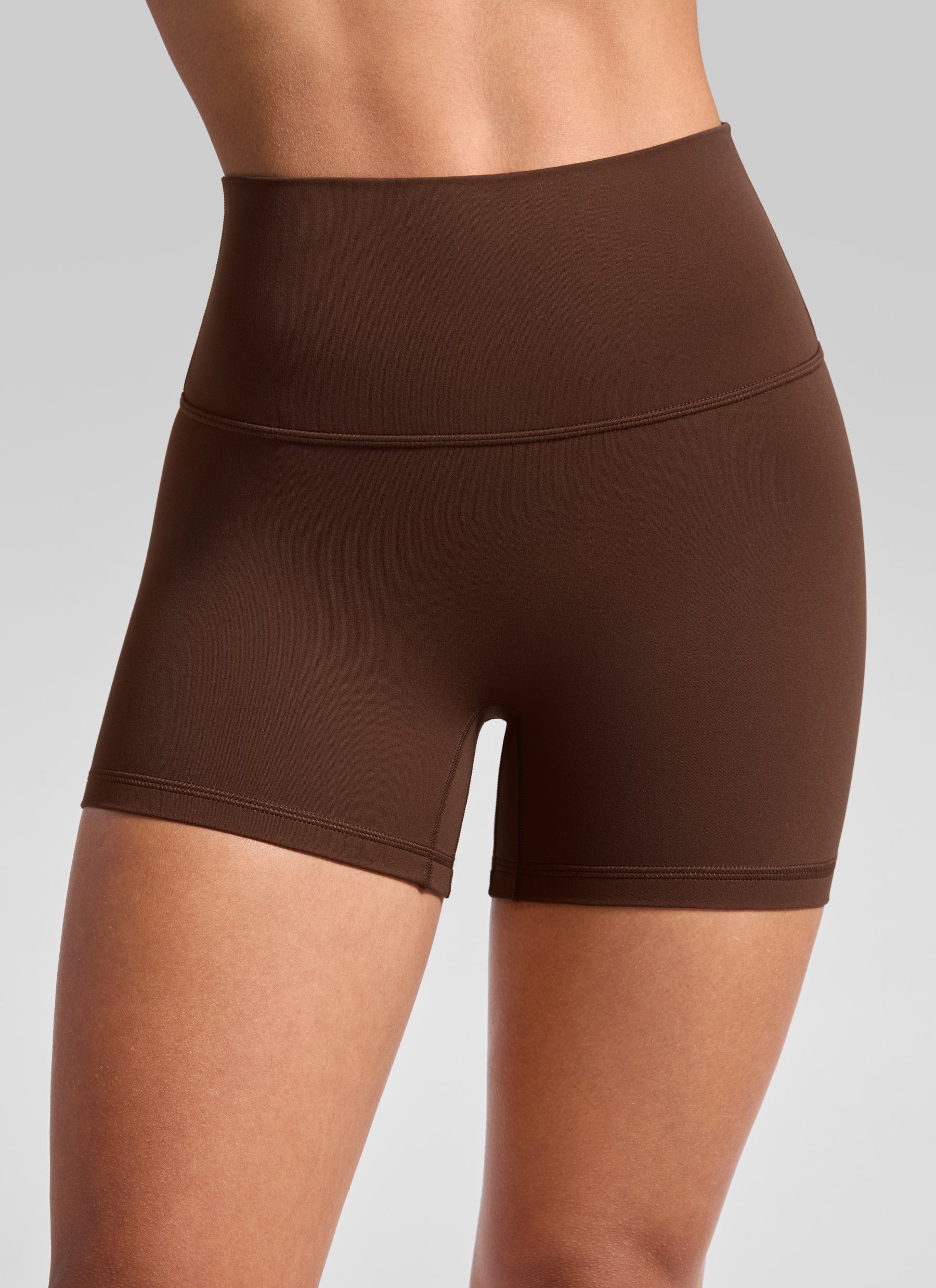Pantalones cortos de yoga de tiro alto sin costura frontal Butterluxe para mujer CRZ YOGA de 10 cm, color Lava Brown