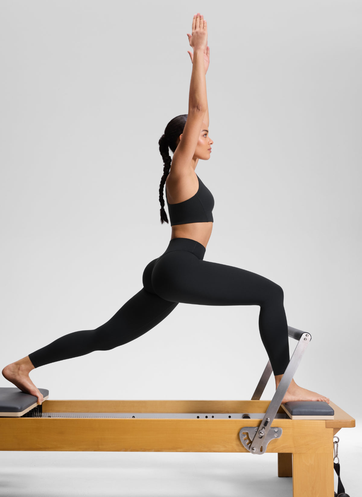 CRZ YOGA Softretch Secretsculpt™ Minor magas derekú, elülső varrásos leggings, fekete
