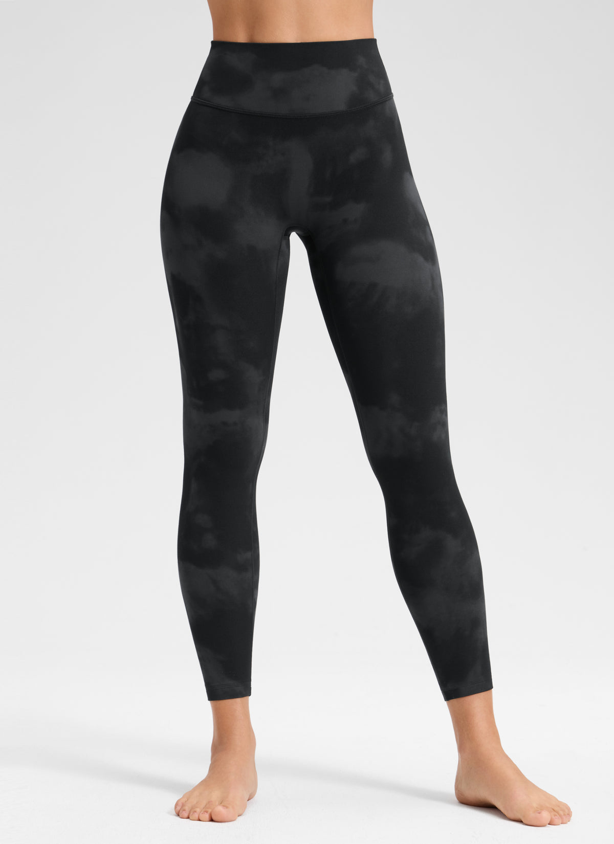 CRZ YOGA Softretch Secretsculpt™ Leggins de tiro medio-bajo con costura delantera Black Tie Dye Flowers @model_info:Aline