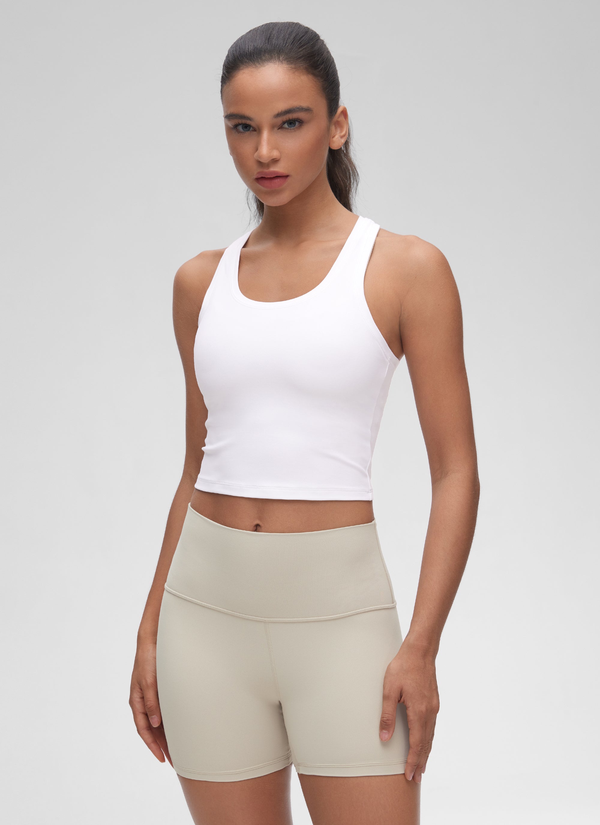 Camiseta de tirantes corta de yoga con cuello redondo y espalda nadadora Butterluxe para mujer de CRZ YOGA Blanco