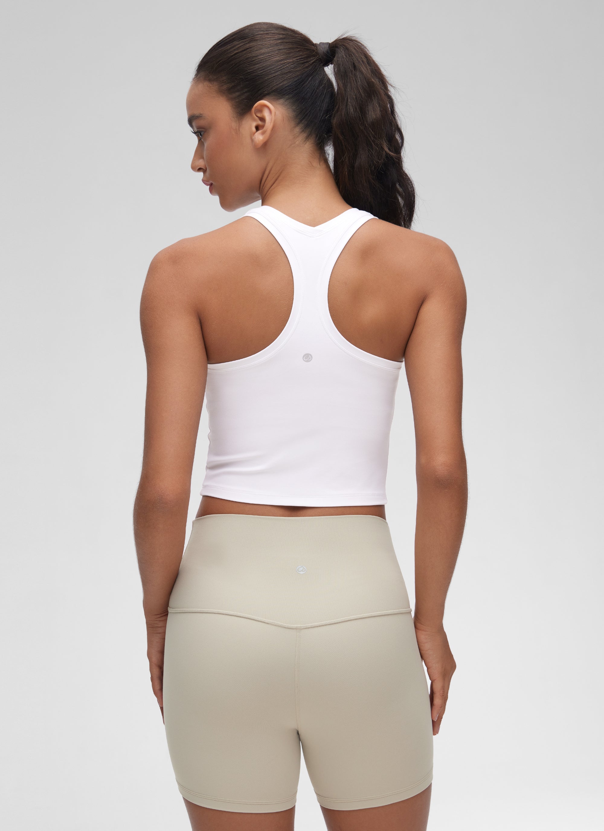 Camiseta de tirantes corta de yoga con cuello redondo y espalda nadadora Butterluxe para mujer de CRZ YOGA Blanco