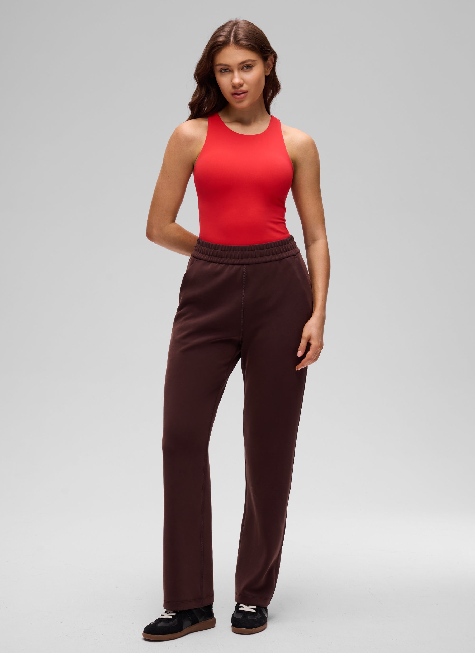 CRZ YOGA Camiseta de yoga de corte ajustado Butterluxe con espalda nadadora y cuello alto para mujer, rojo oscuro
