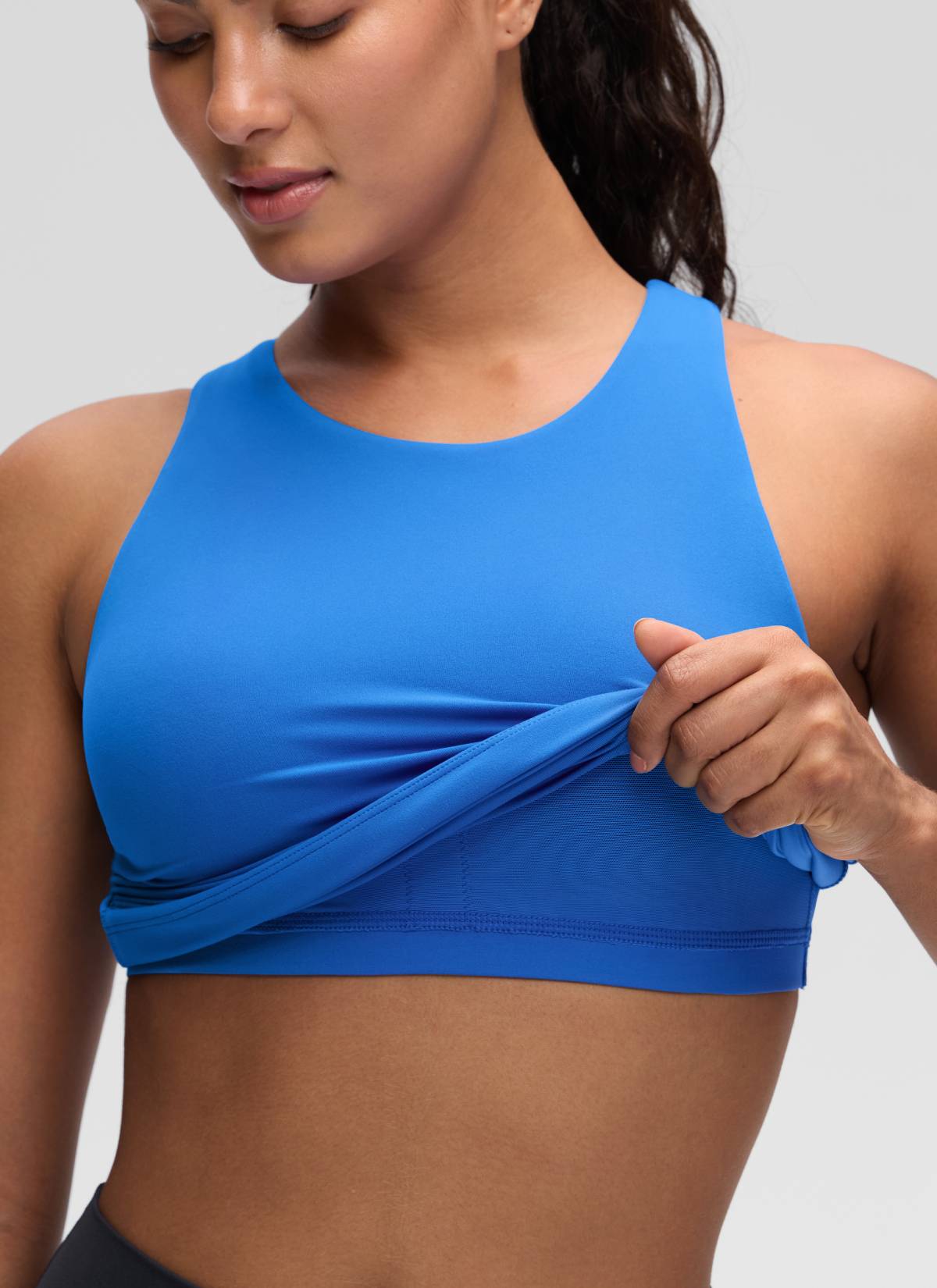 CRZ YOGA Camiseta de yoga de corte ajustado Butterluxe con espalda nadadora y cuello alto para mujer, azul brillante