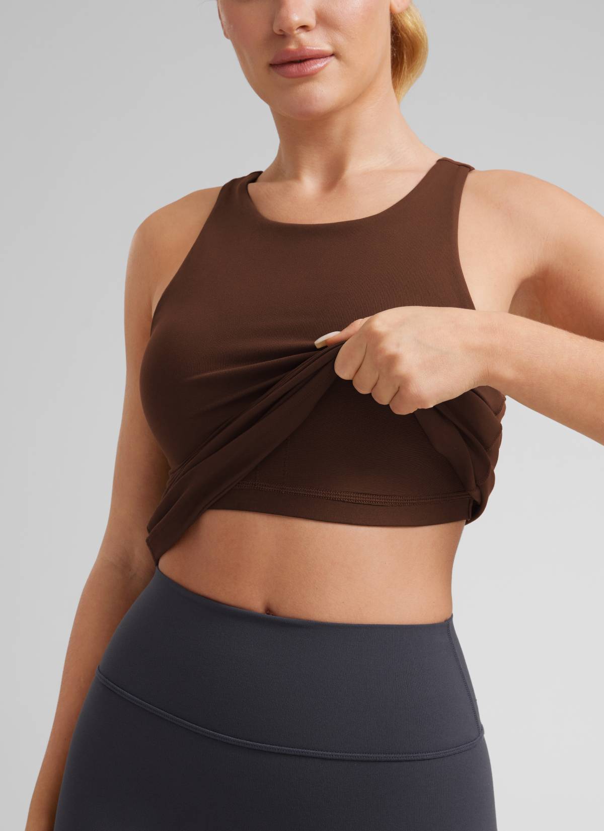 CRZ YOGA Camiseta de yoga de corte ajustado Butterluxe con espalda nadadora y cuello alto para mujer, marrón lava